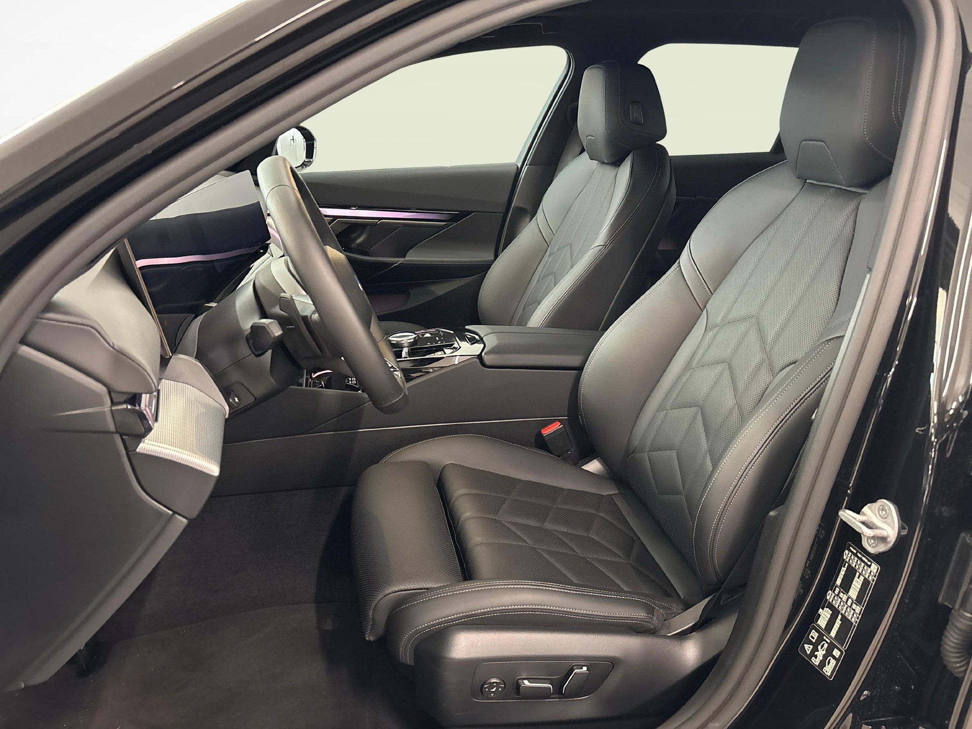 BMW 520d xDrive Touring 48V M-Sport-image-8
