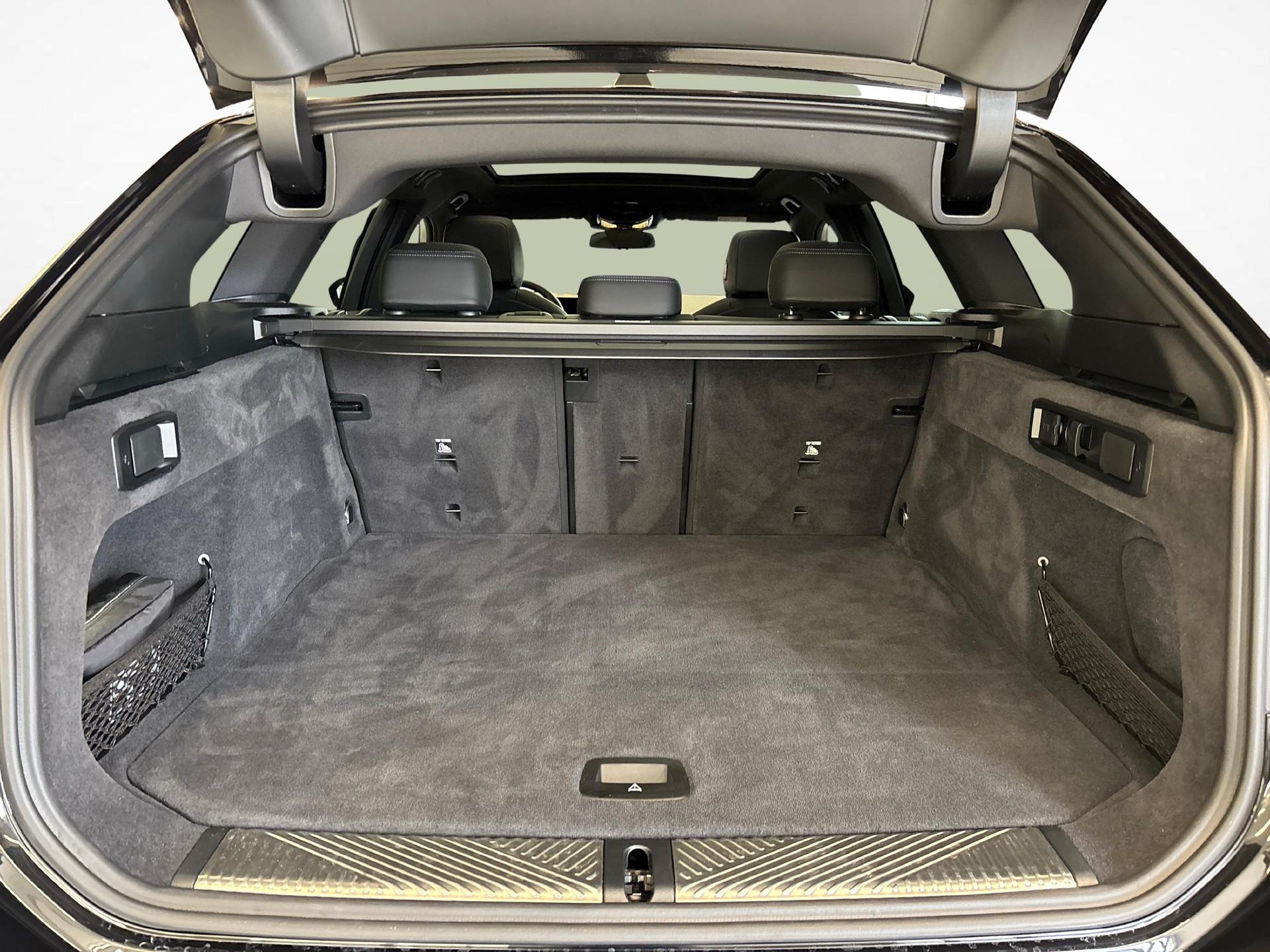 BMW 520d xDrive Touring 48V M-Sport-image-17