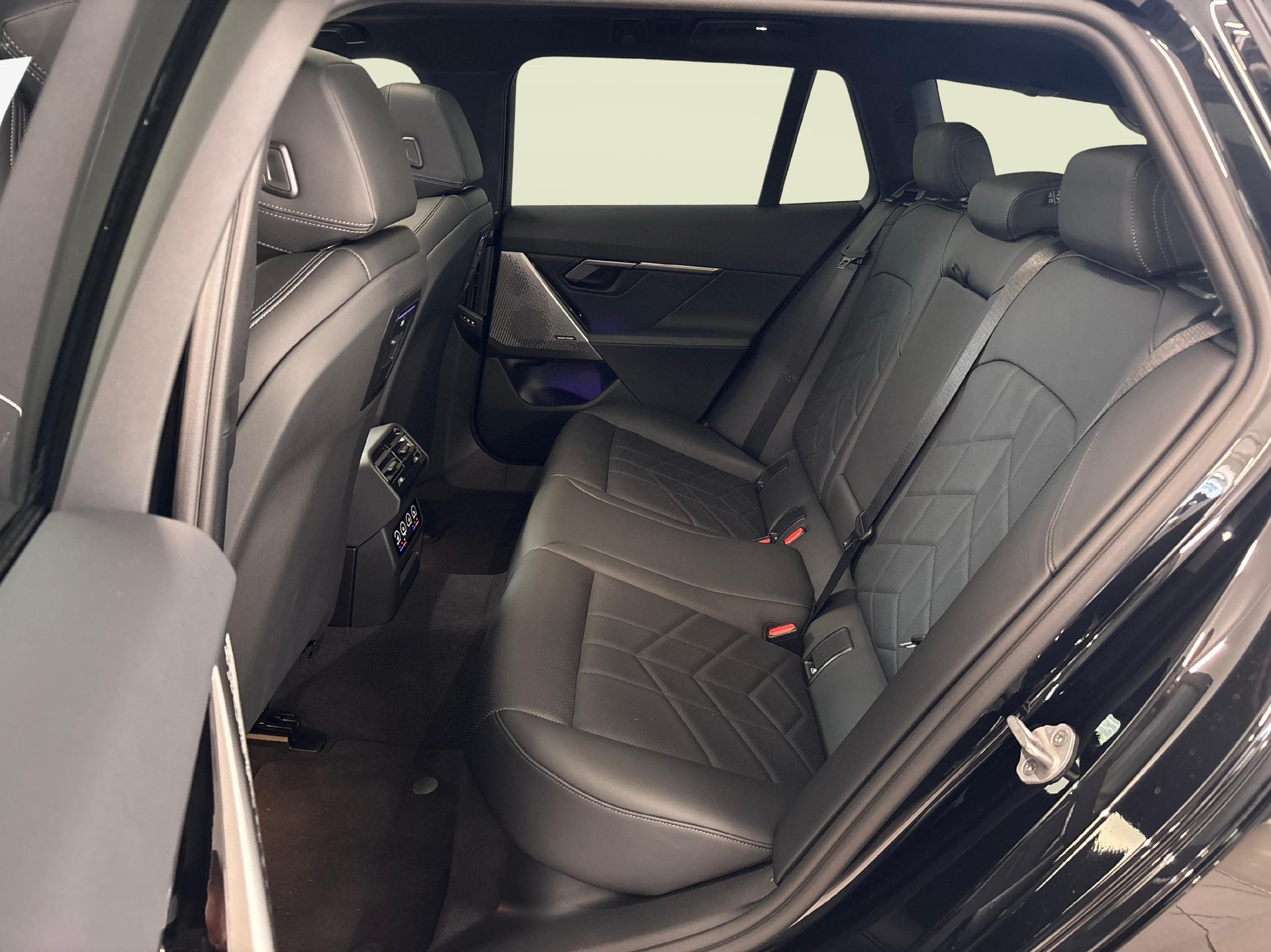 BMW 520d xDrive Touring 48V M-Sport-image-10