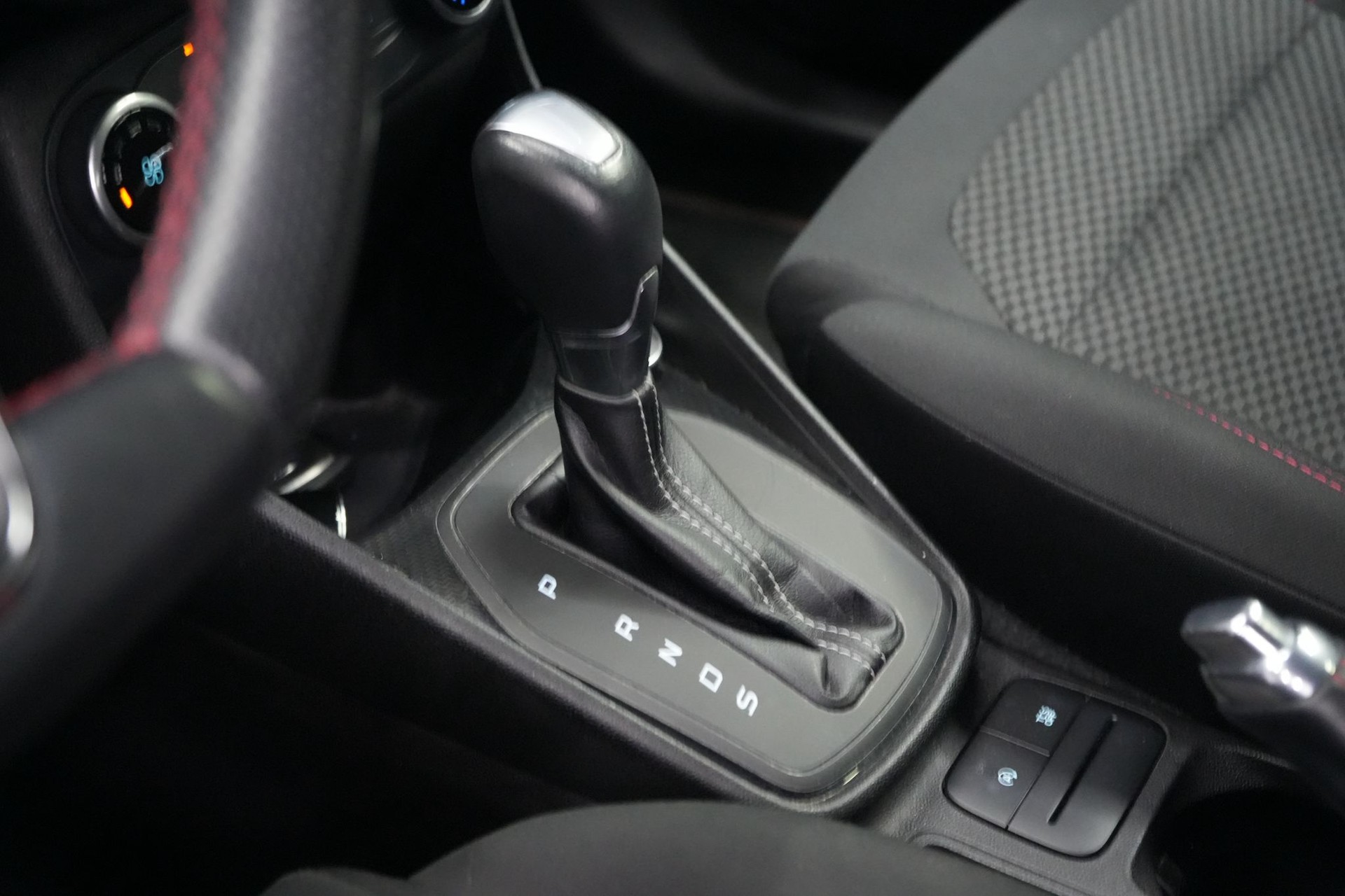 FORD Fiesta 1.0 SCTi ST Line Automat-image-17