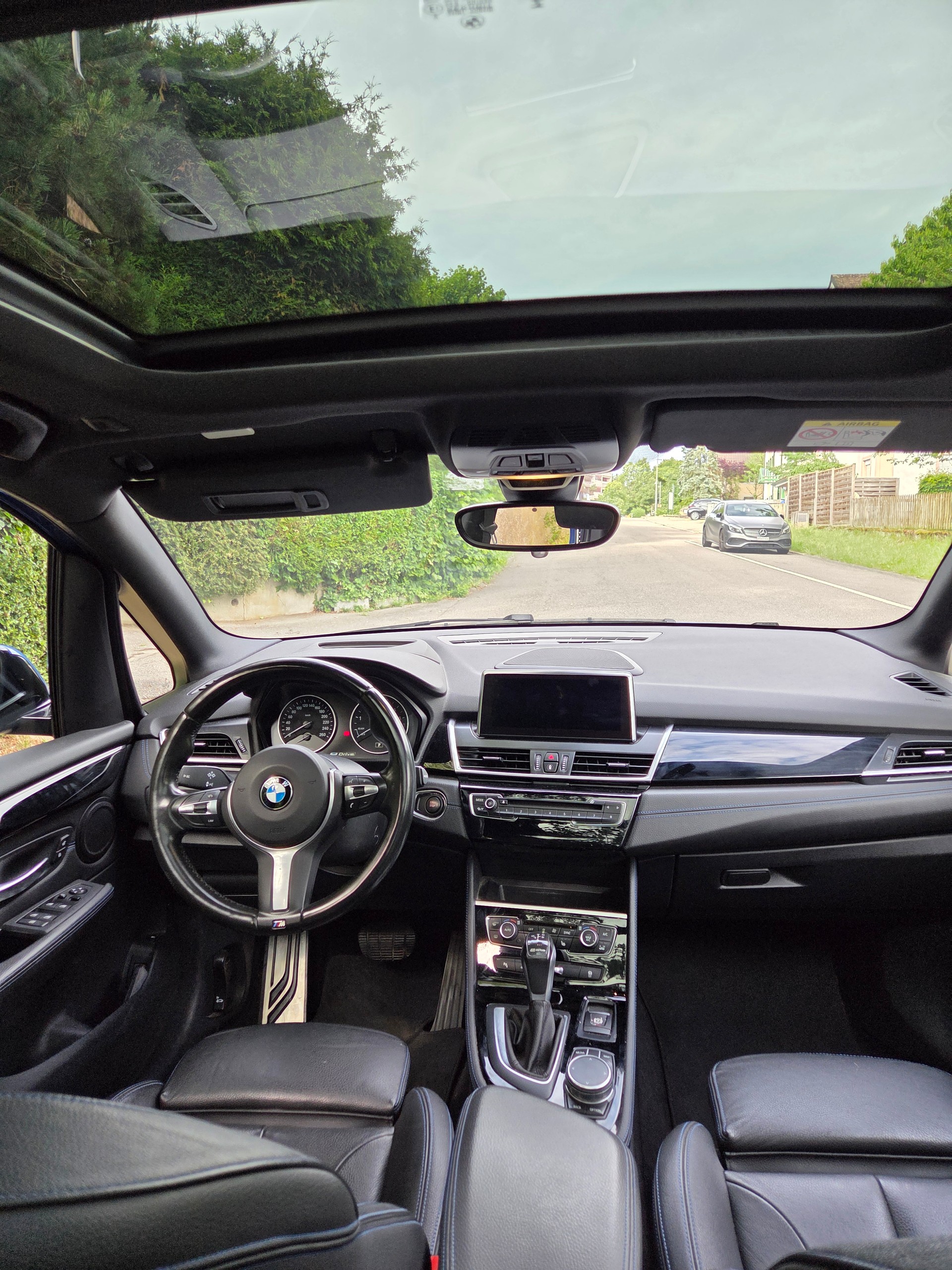 BMW 225xe-image-4