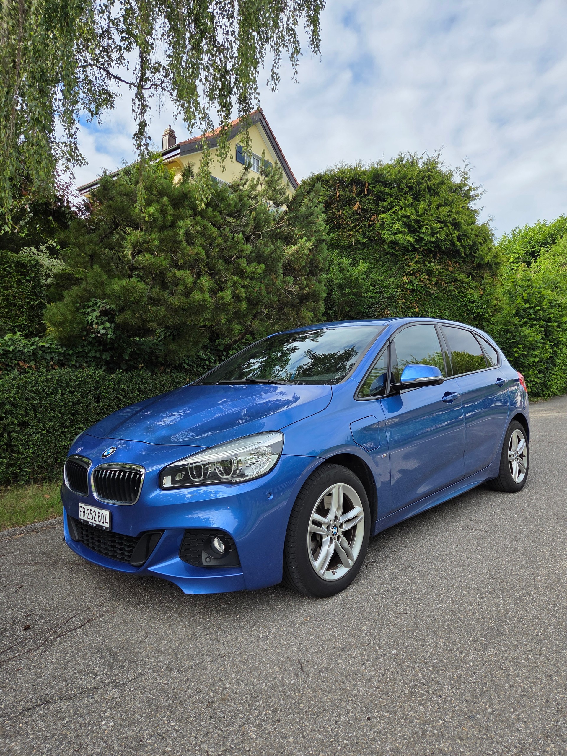 BMW 225xe-image-0