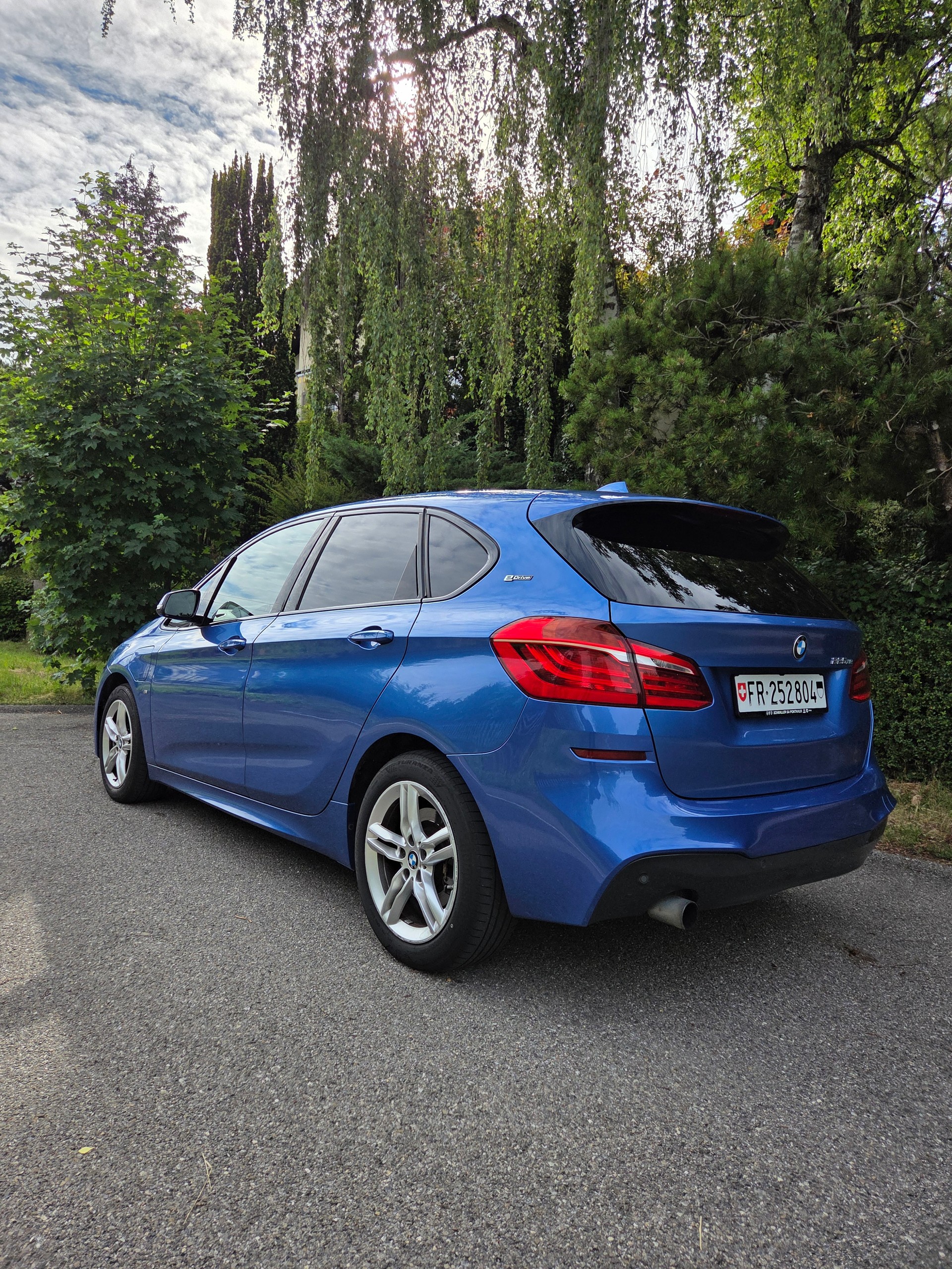 BMW 225xe-image-3