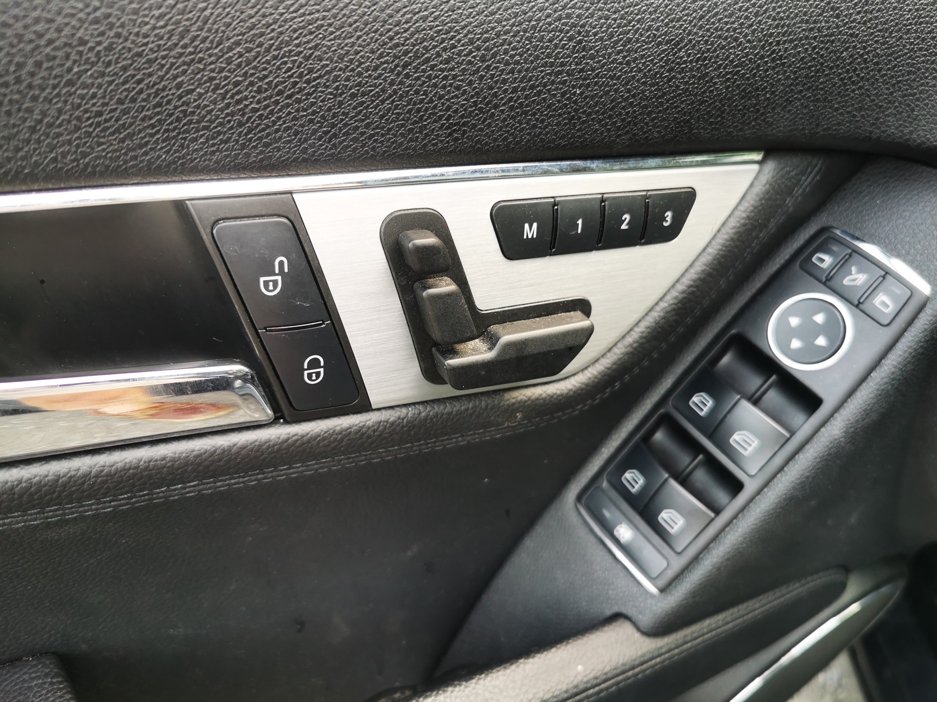 MERCEDES-BENZ C 350 CDI (320 CDI) Avantgarde 4Matic 7G-Tronic-image-8