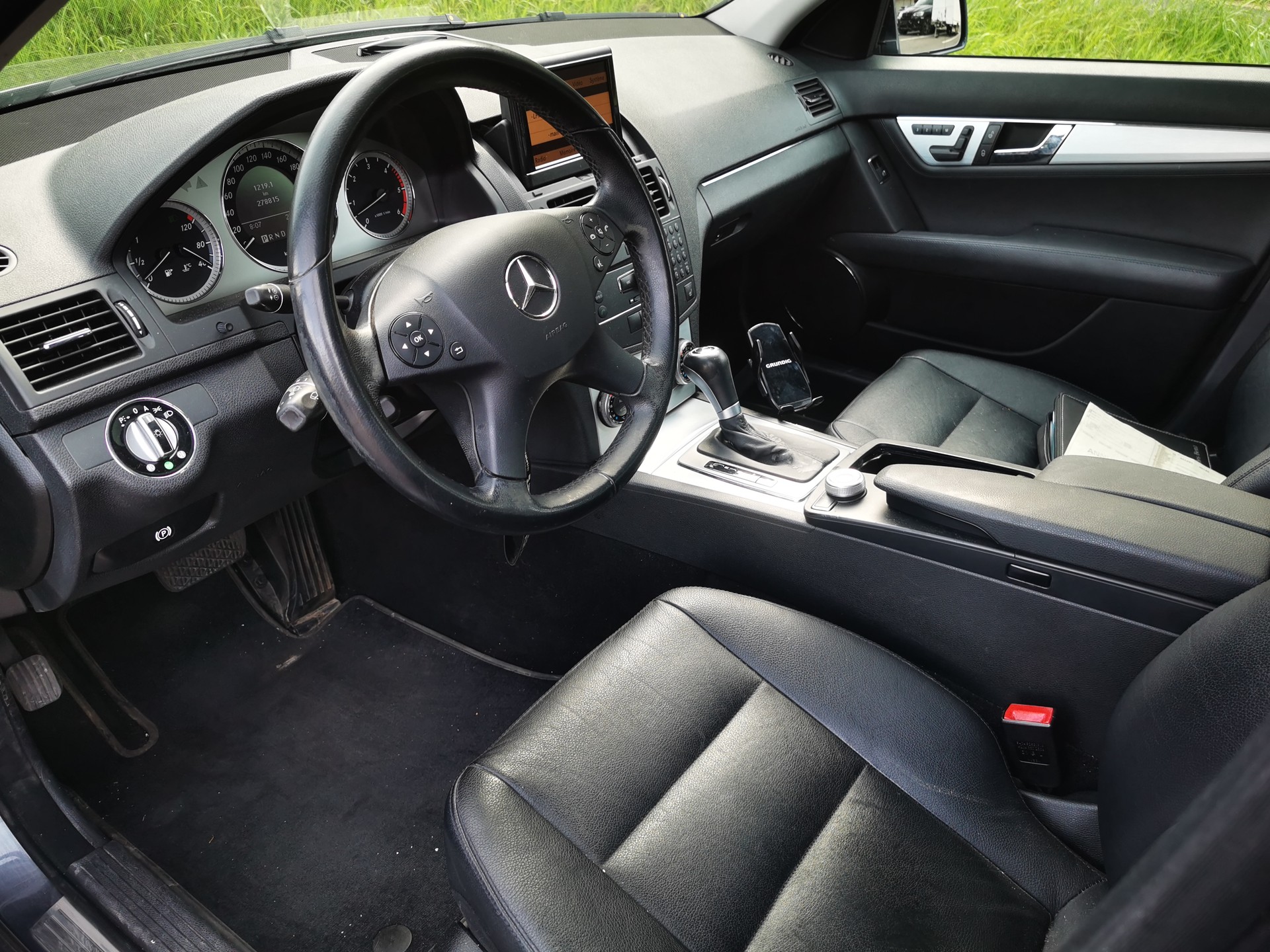 MERCEDES-BENZ C 350 CDI (320 CDI) Avantgarde 4Matic 7G-Tronic-image-9