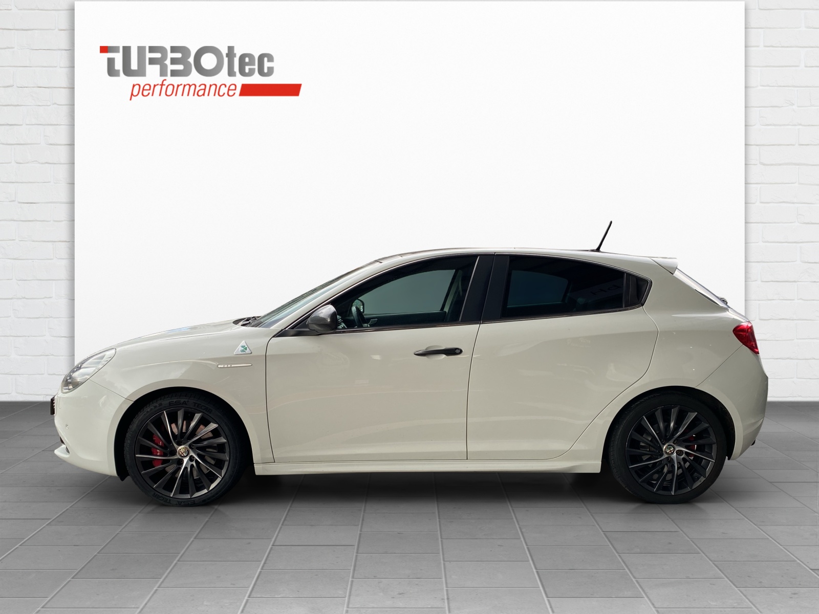 ALFA ROMEO Giulietta 1750 TBi Quadrifoglio Verde-image-1