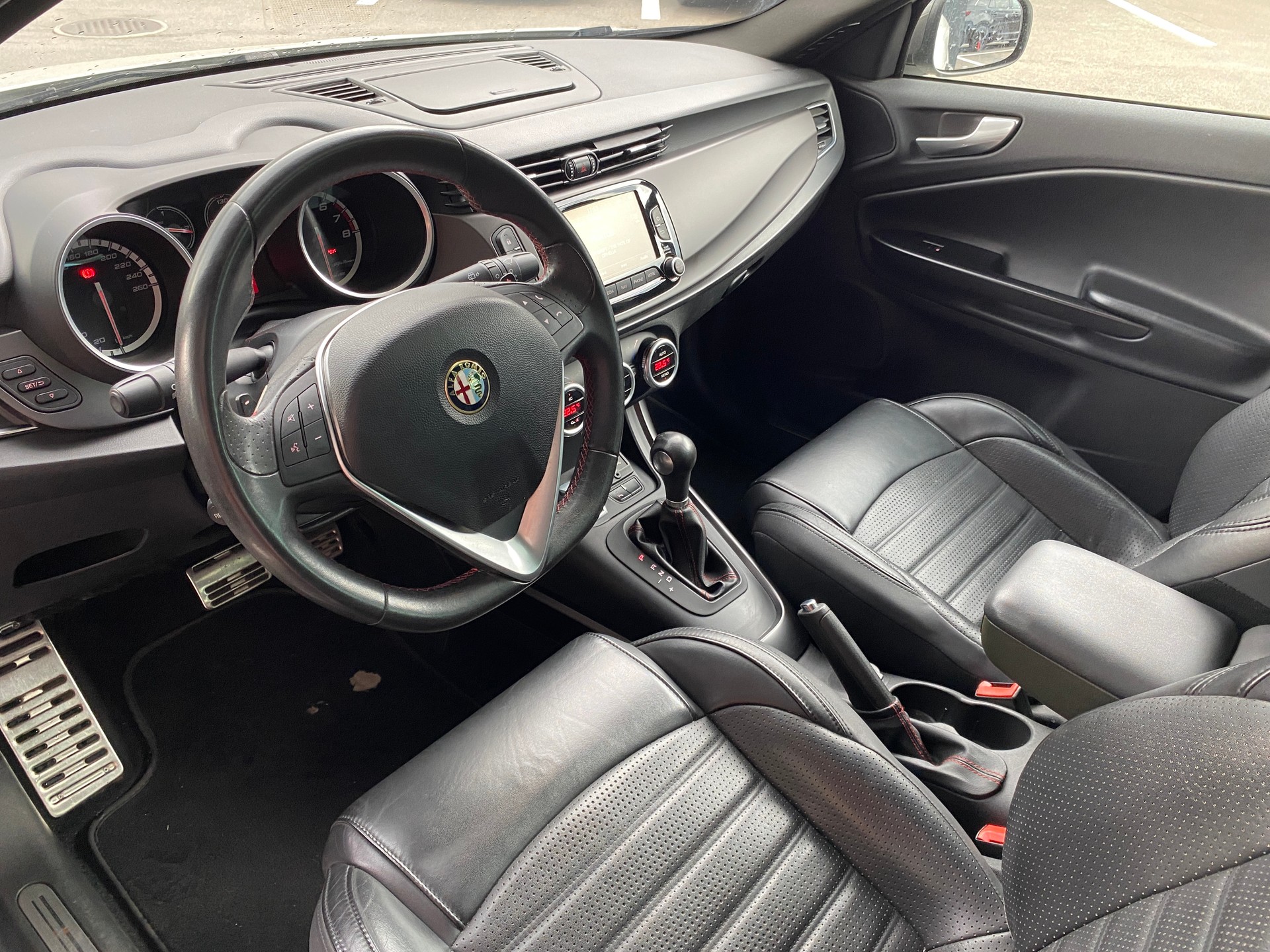ALFA ROMEO Giulietta 1750 TBi Quadrifoglio Verde-image-5