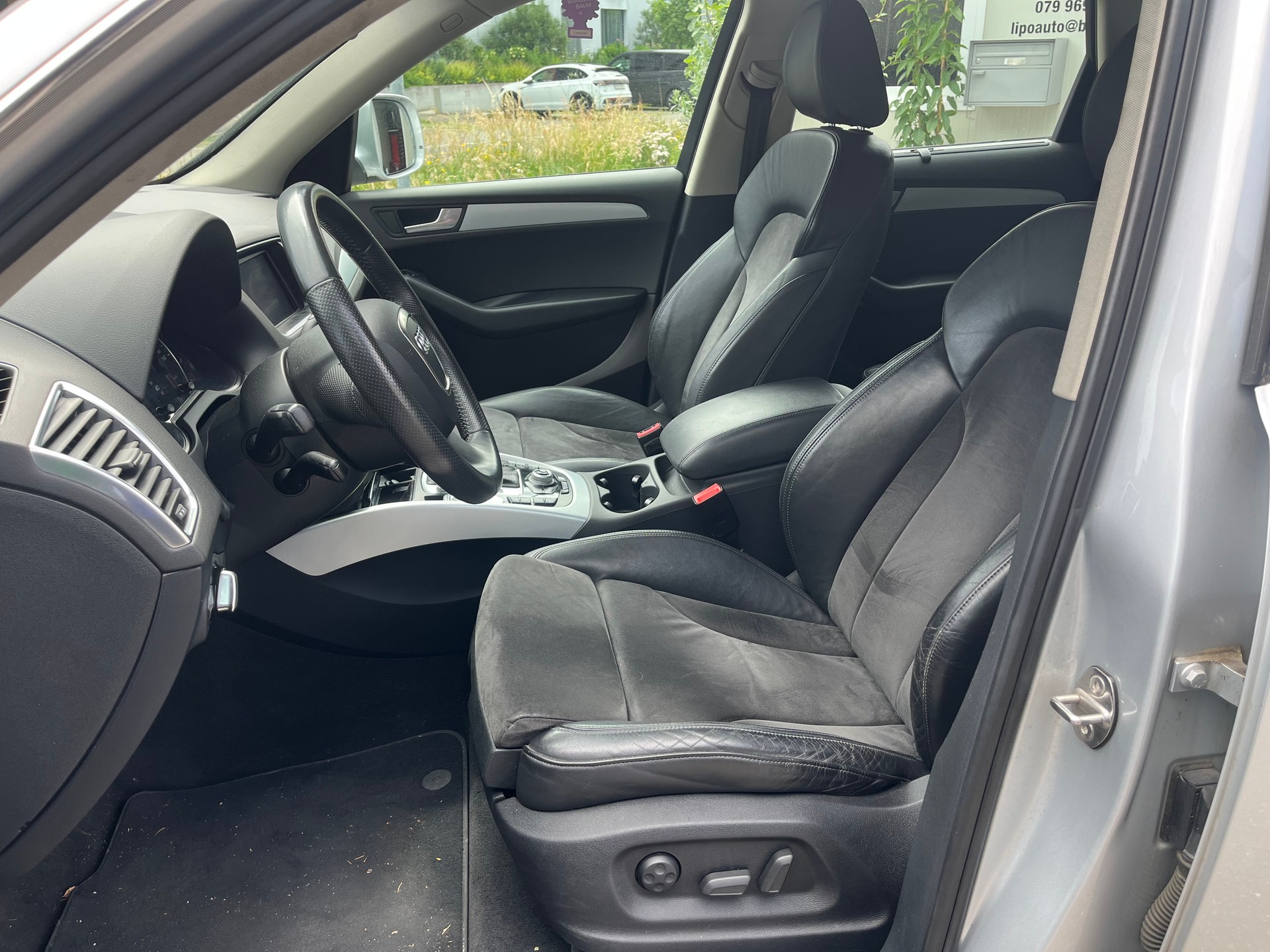 AUDI Q5 2.0 TFSI quattro S-tronic-image-8