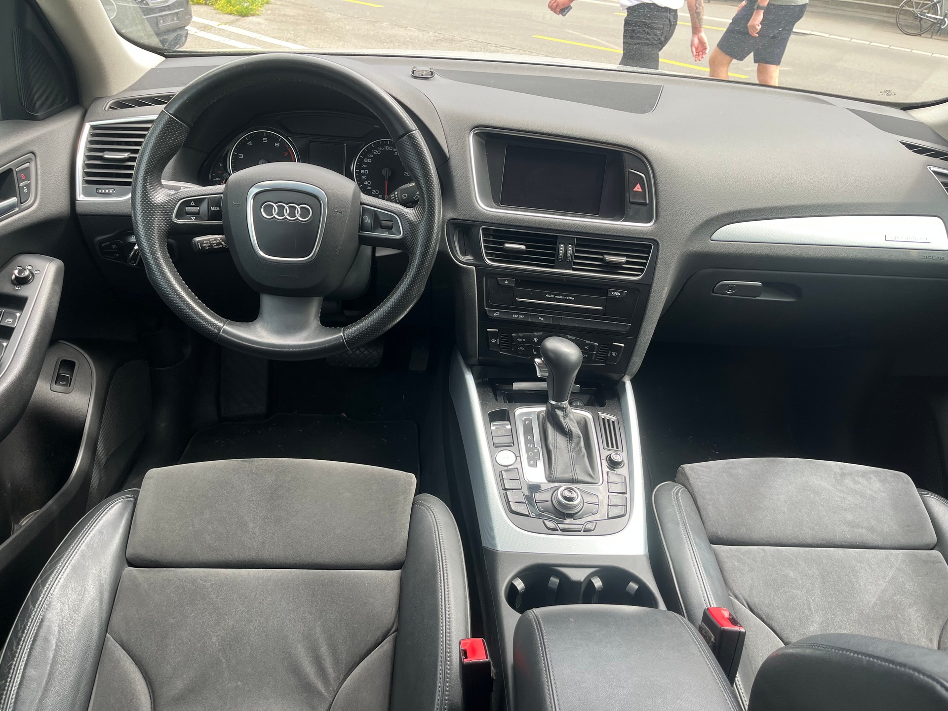 AUDI Q5 2.0 TFSI quattro S-tronic-image-7