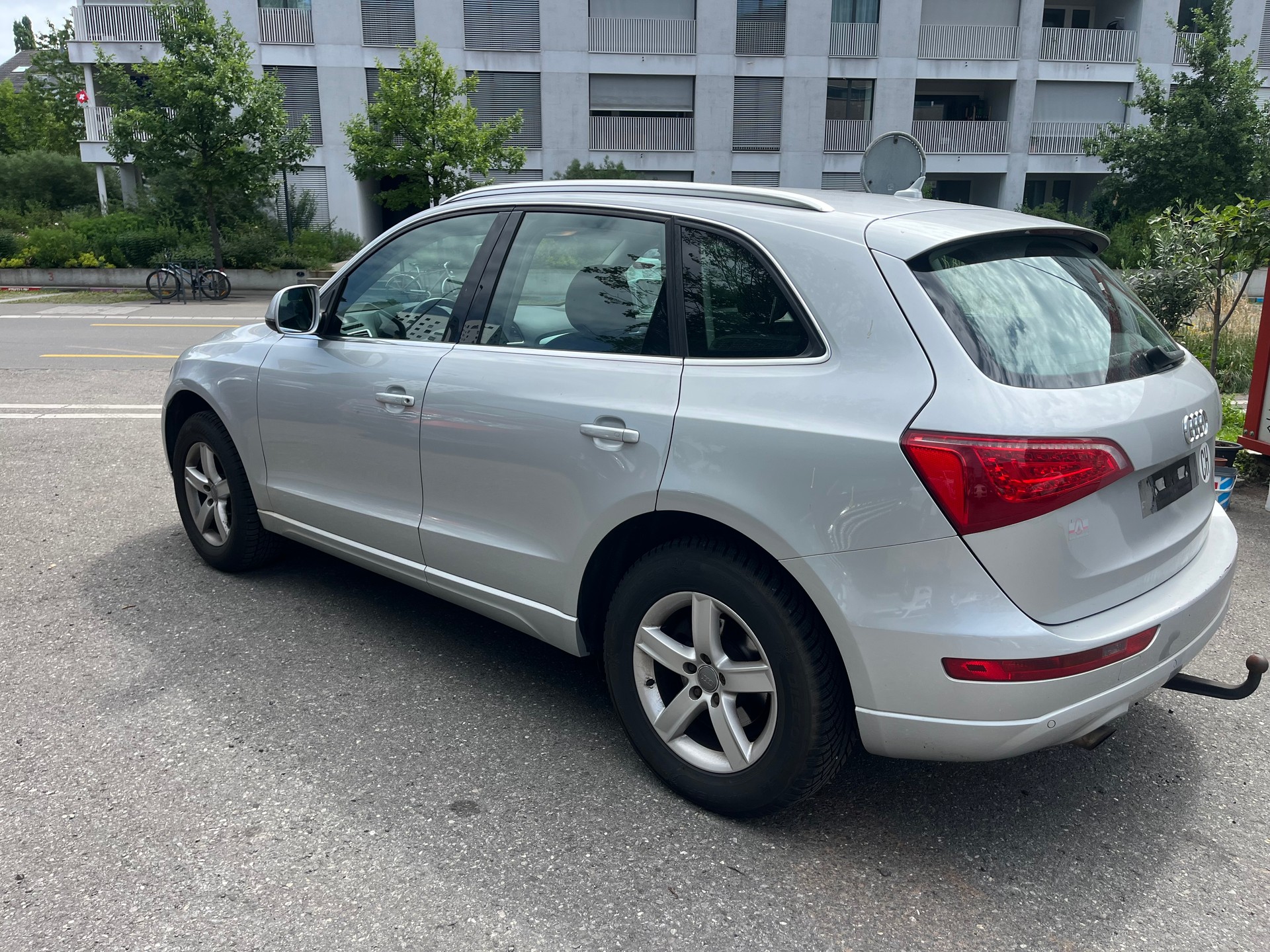 AUDI Q5 2.0 TFSI quattro S-tronic-image-2