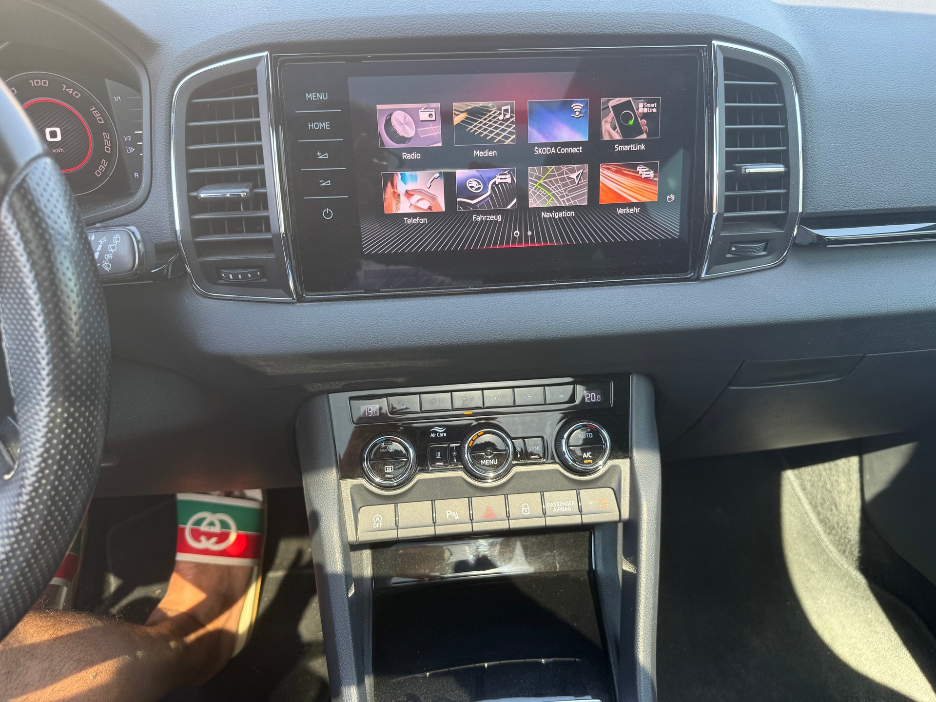 SKODA Karoq 2.0 TSI SportLine 4x4 DSG-image-9