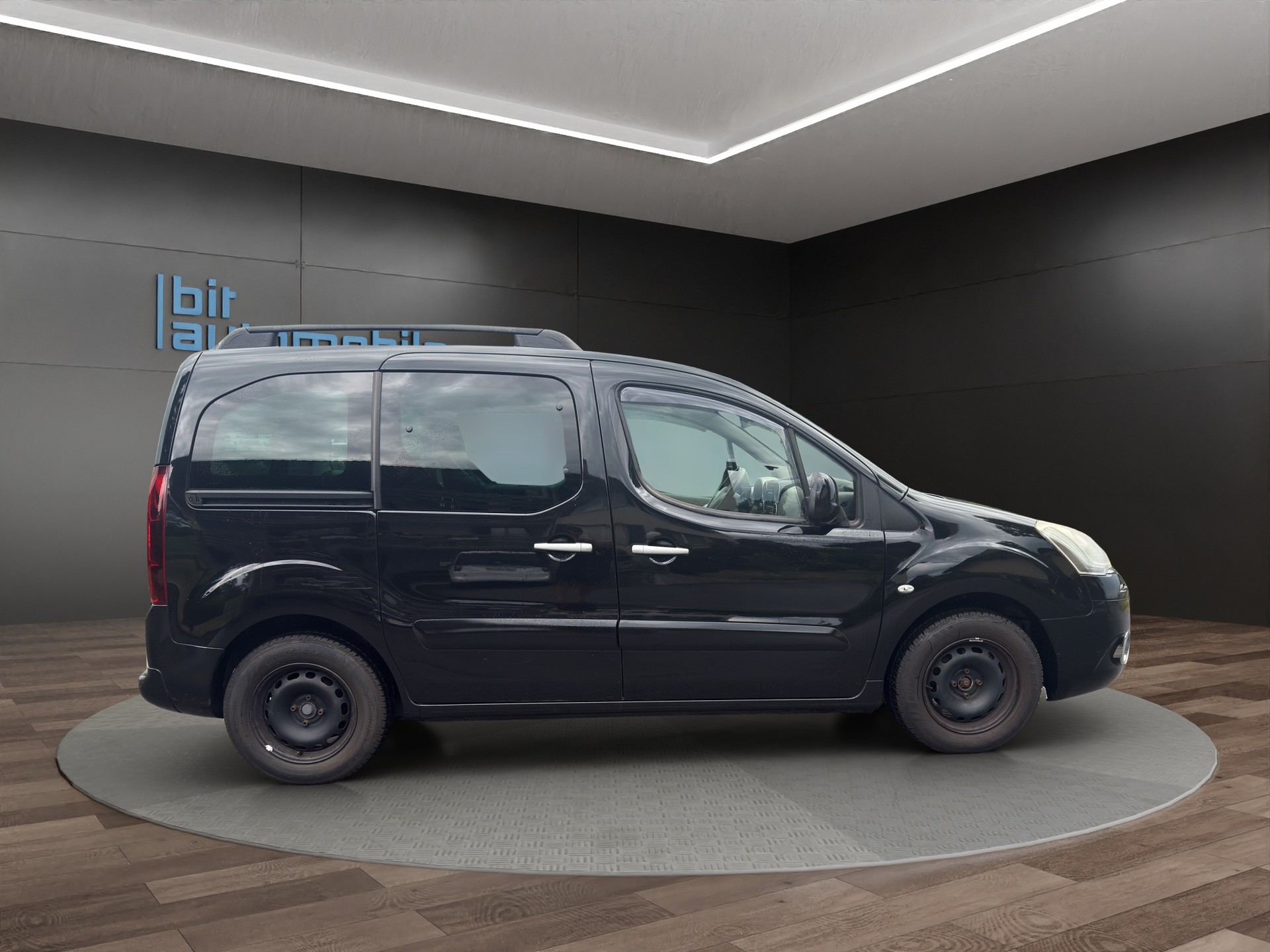 CITROEN Berlingo 1.6 e-HDi Exclusive EGS6-image-8
