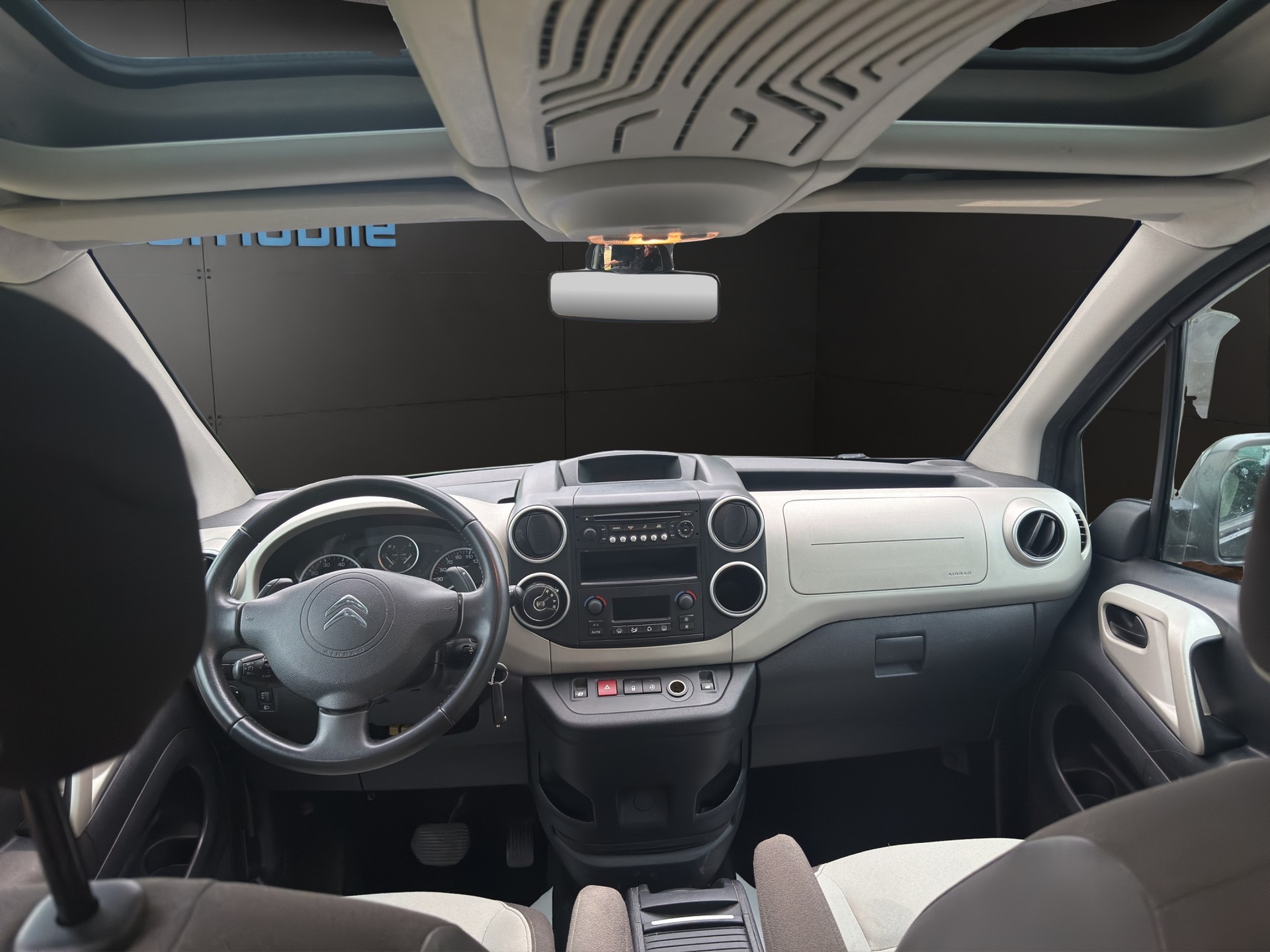 CITROEN Berlingo 1.6 e-HDi Exclusive EGS6-image-3