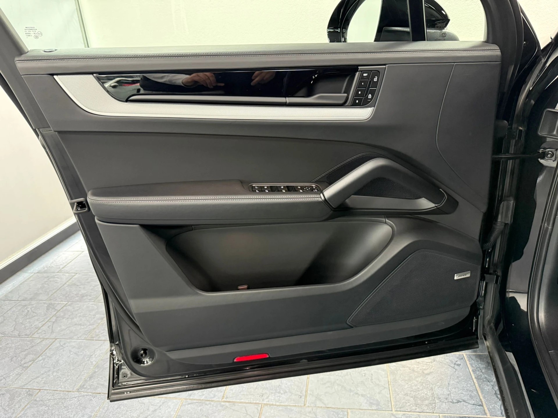 PORSCHE Cayenne Tiptronic-image-11