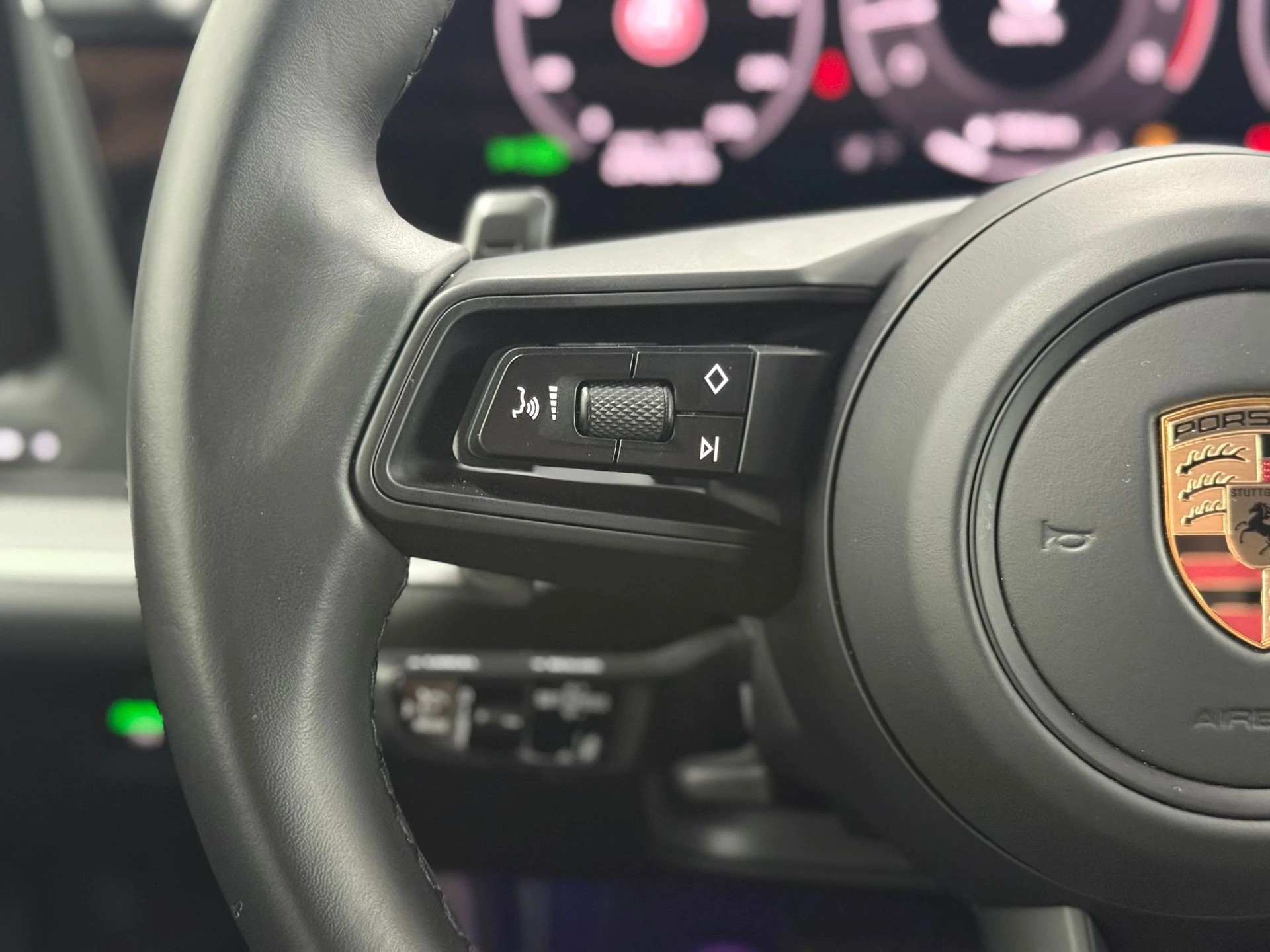 PORSCHE Cayenne Tiptronic-image-15