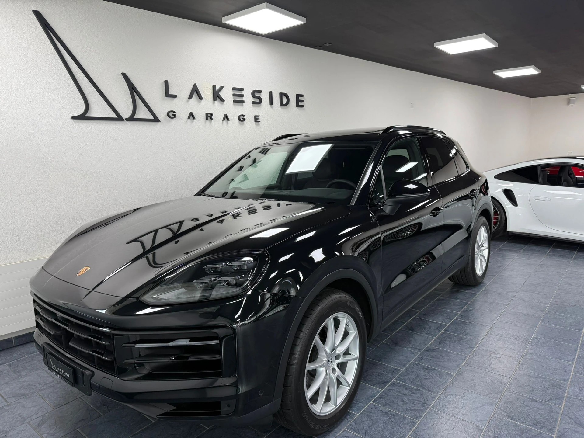 PORSCHE Cayenne Tiptronic-image-0