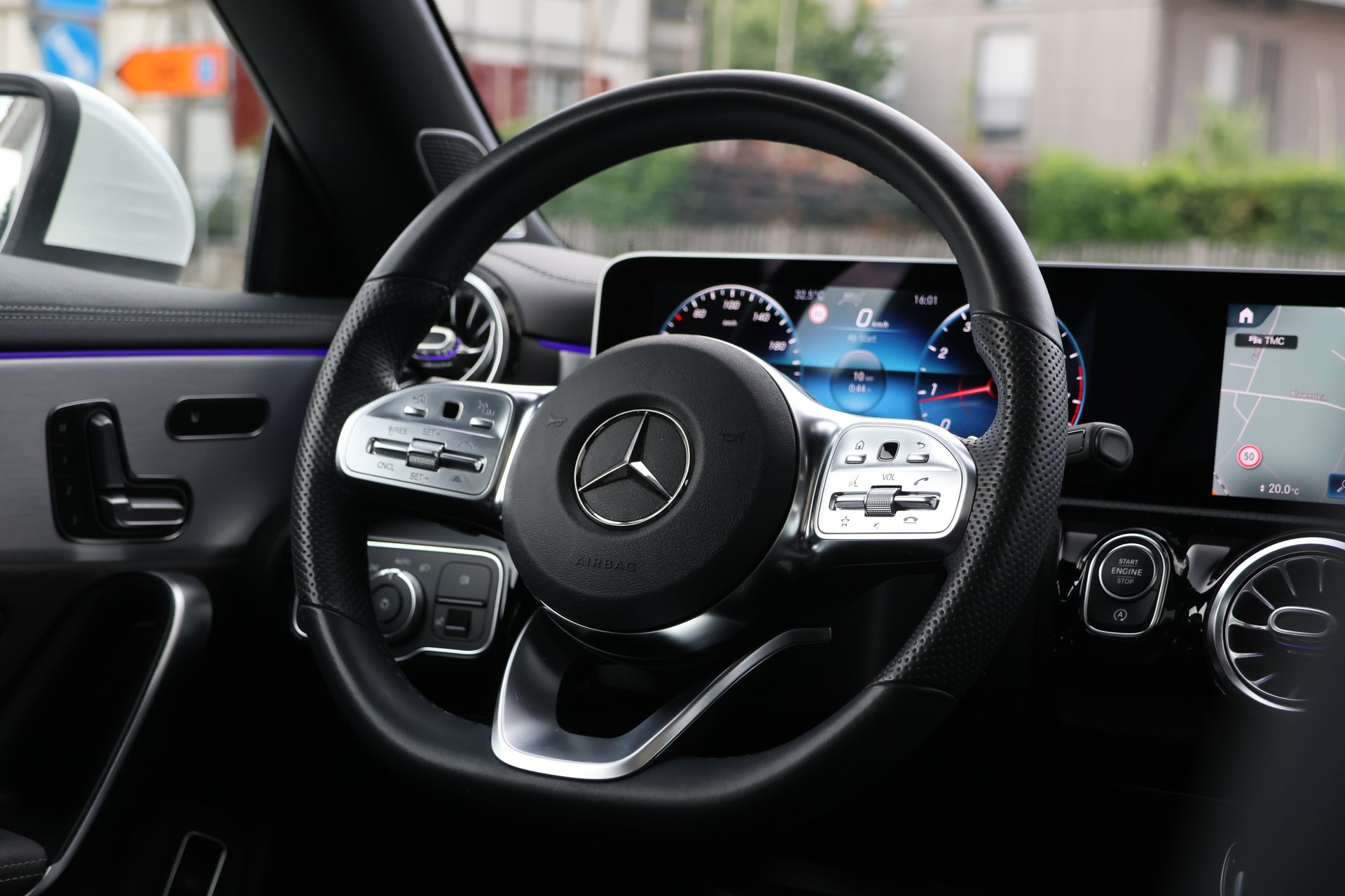 MERCEDES-BENZ CLA 200 AMG Line 7G-DCT (CH)-image-14