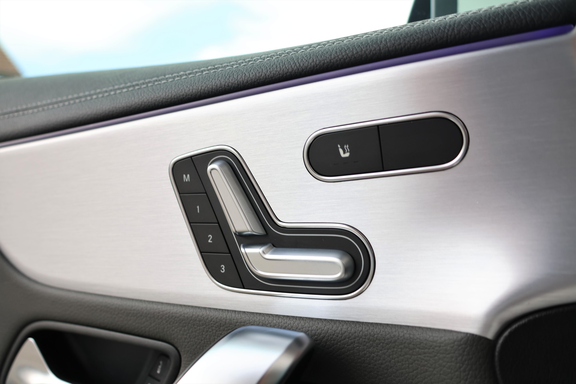 MERCEDES-BENZ CLA 200 AMG Line 7G-DCT (CH)-image-11