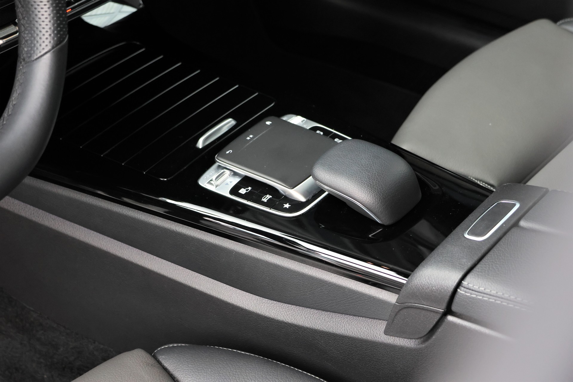 MERCEDES-BENZ CLA 200 AMG Line 7G-DCT (CH)-image-10