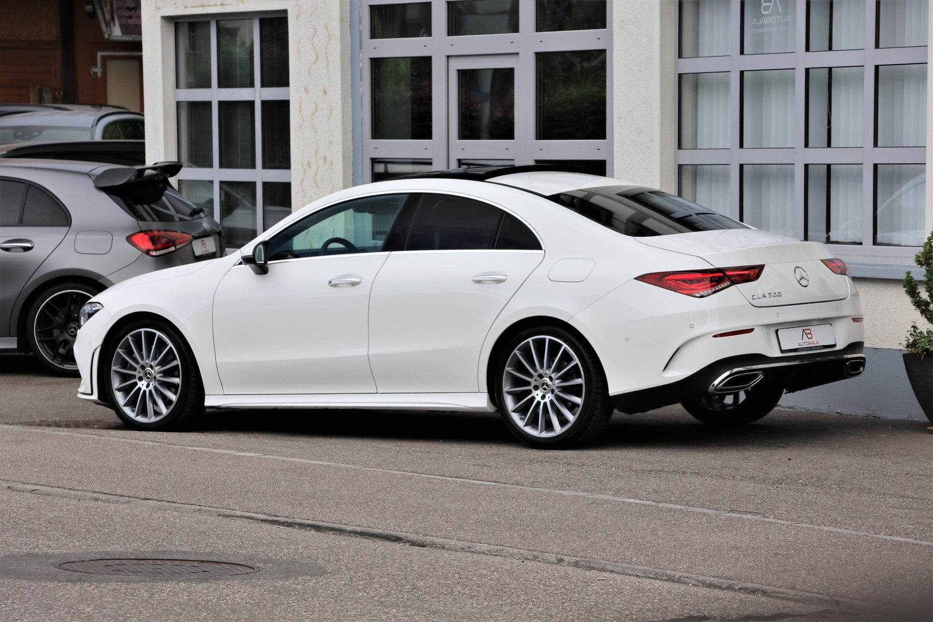 MERCEDES-BENZ CLA 200 AMG Line 7G-DCT (CH)-image-4
