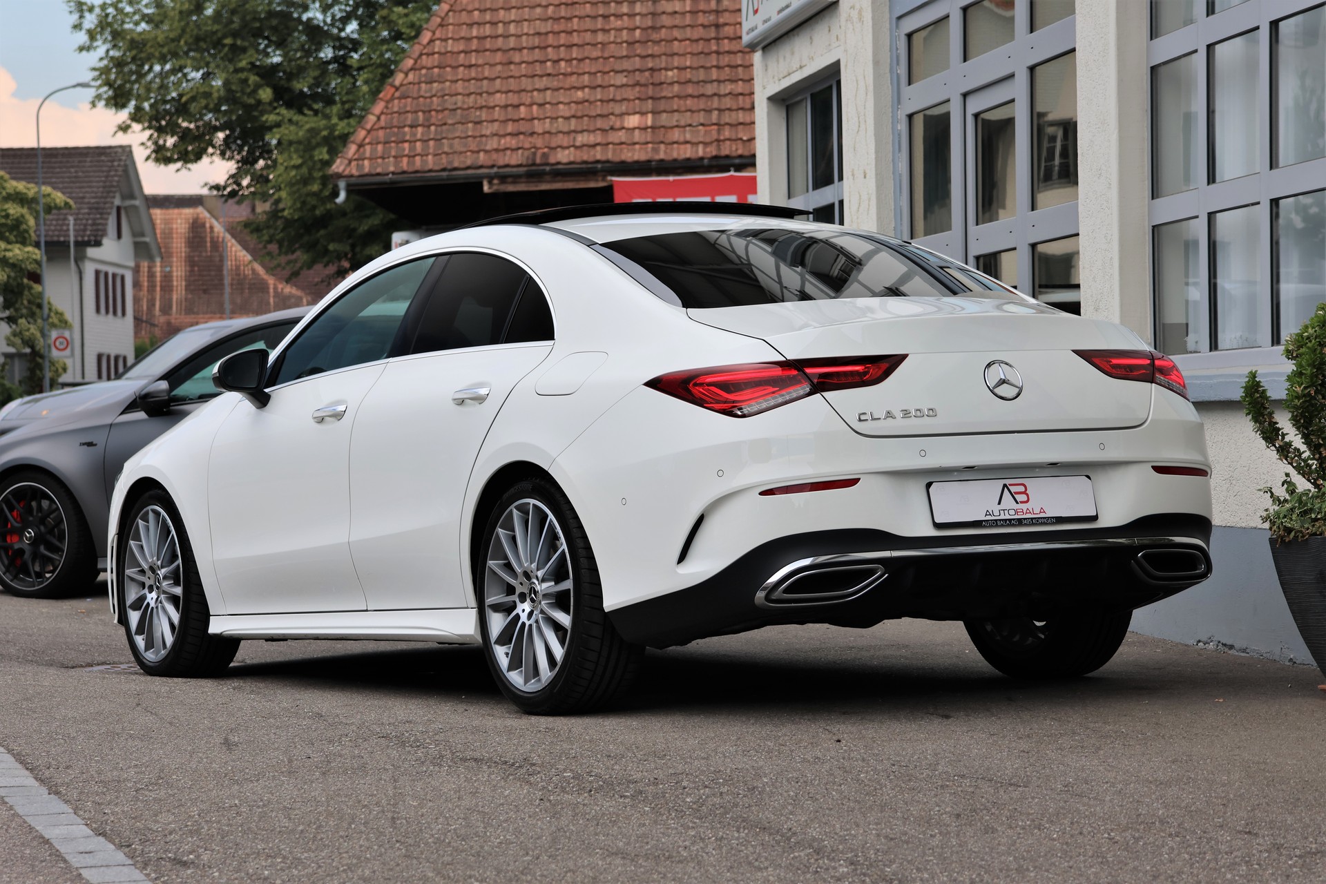 MERCEDES-BENZ CLA 200 AMG Line 7G-DCT (CH)-image-2
