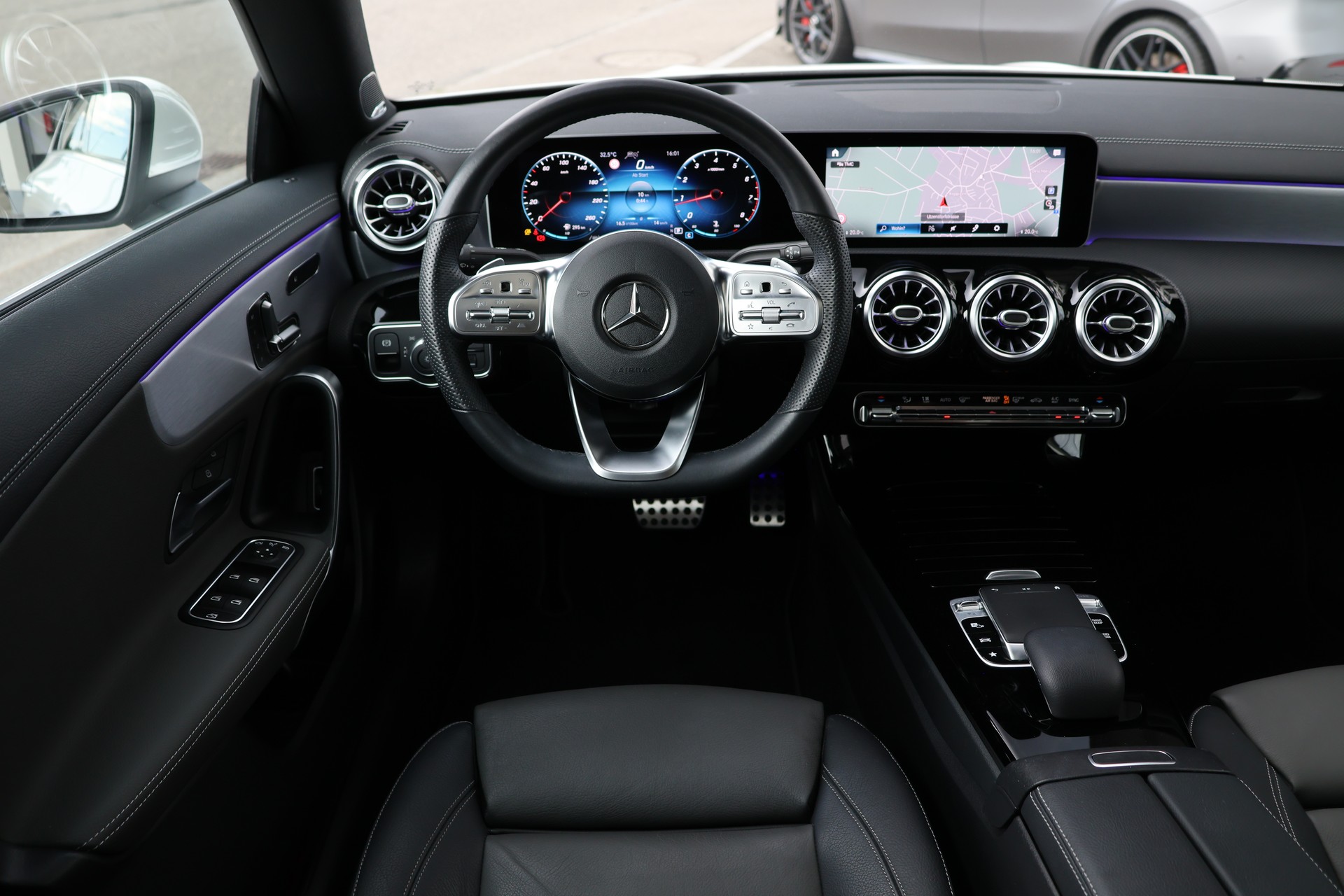 MERCEDES-BENZ CLA 200 AMG Line 7G-DCT (CH)-image-13