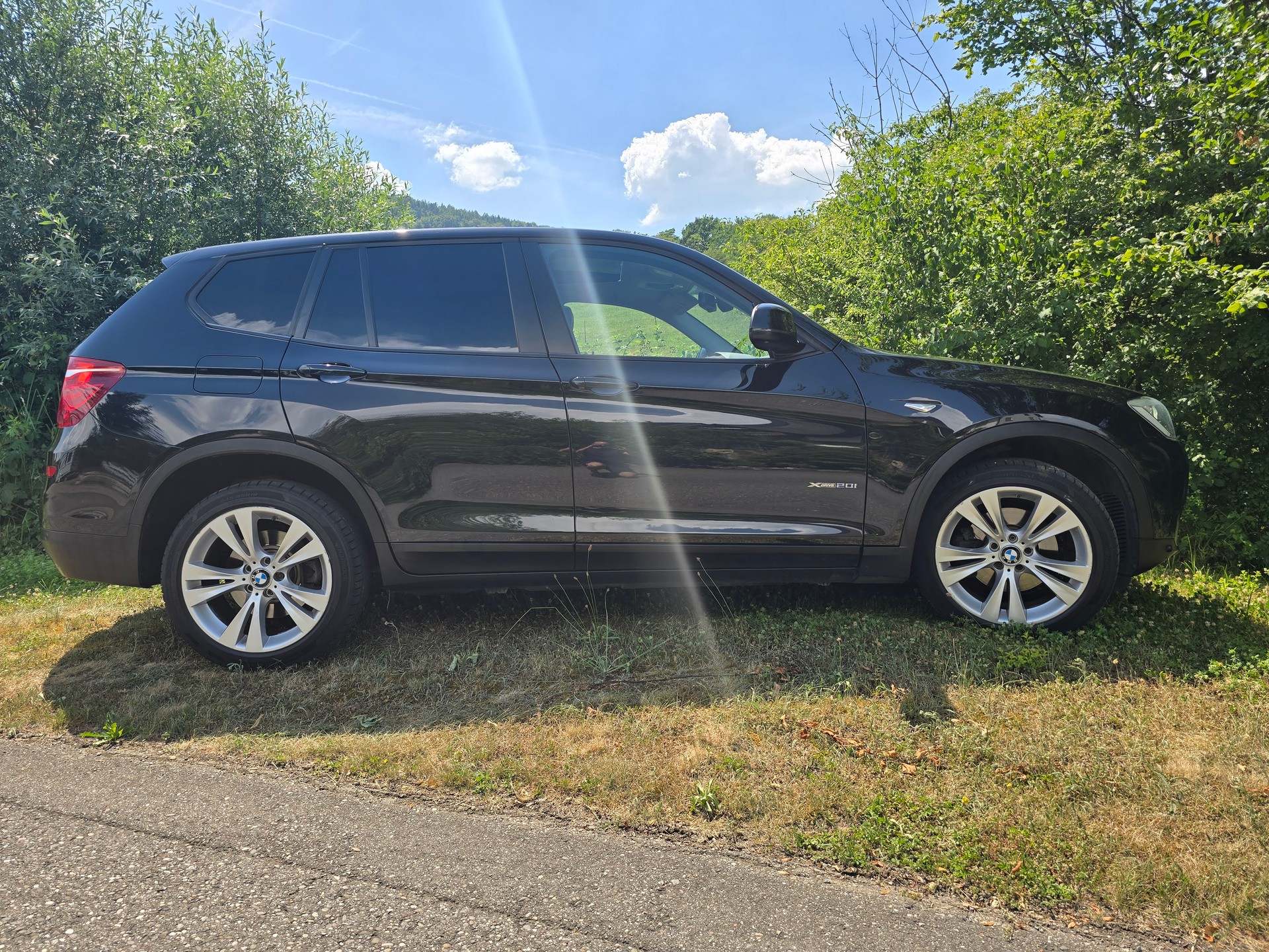 BMW 20i xDrive-image-1