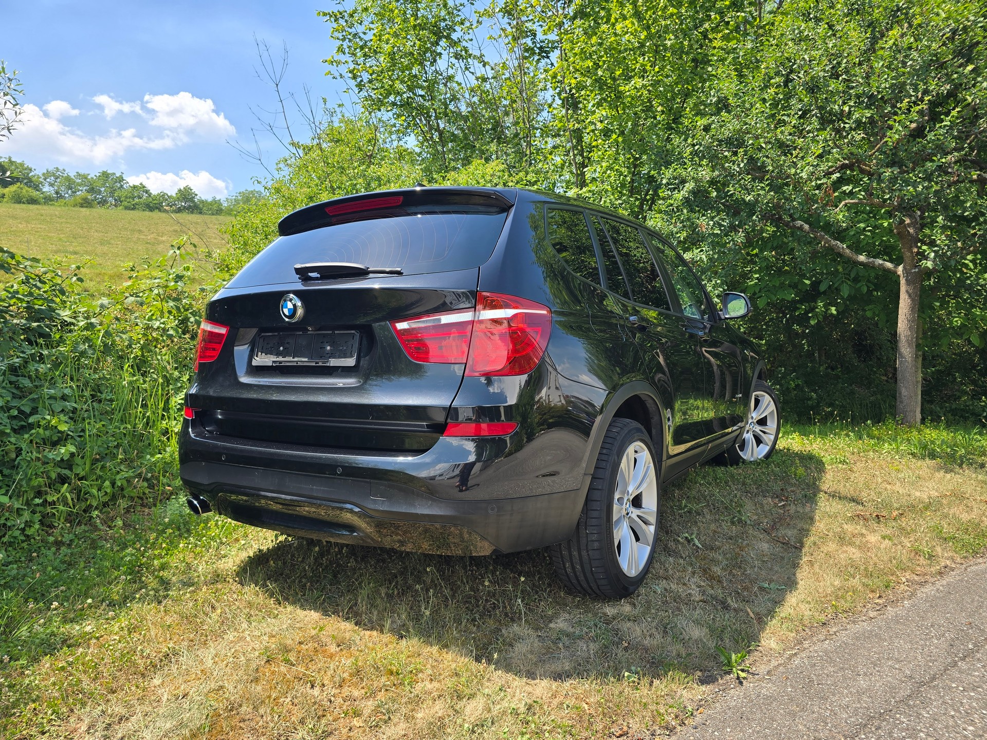 BMW 20i xDrive-image-3