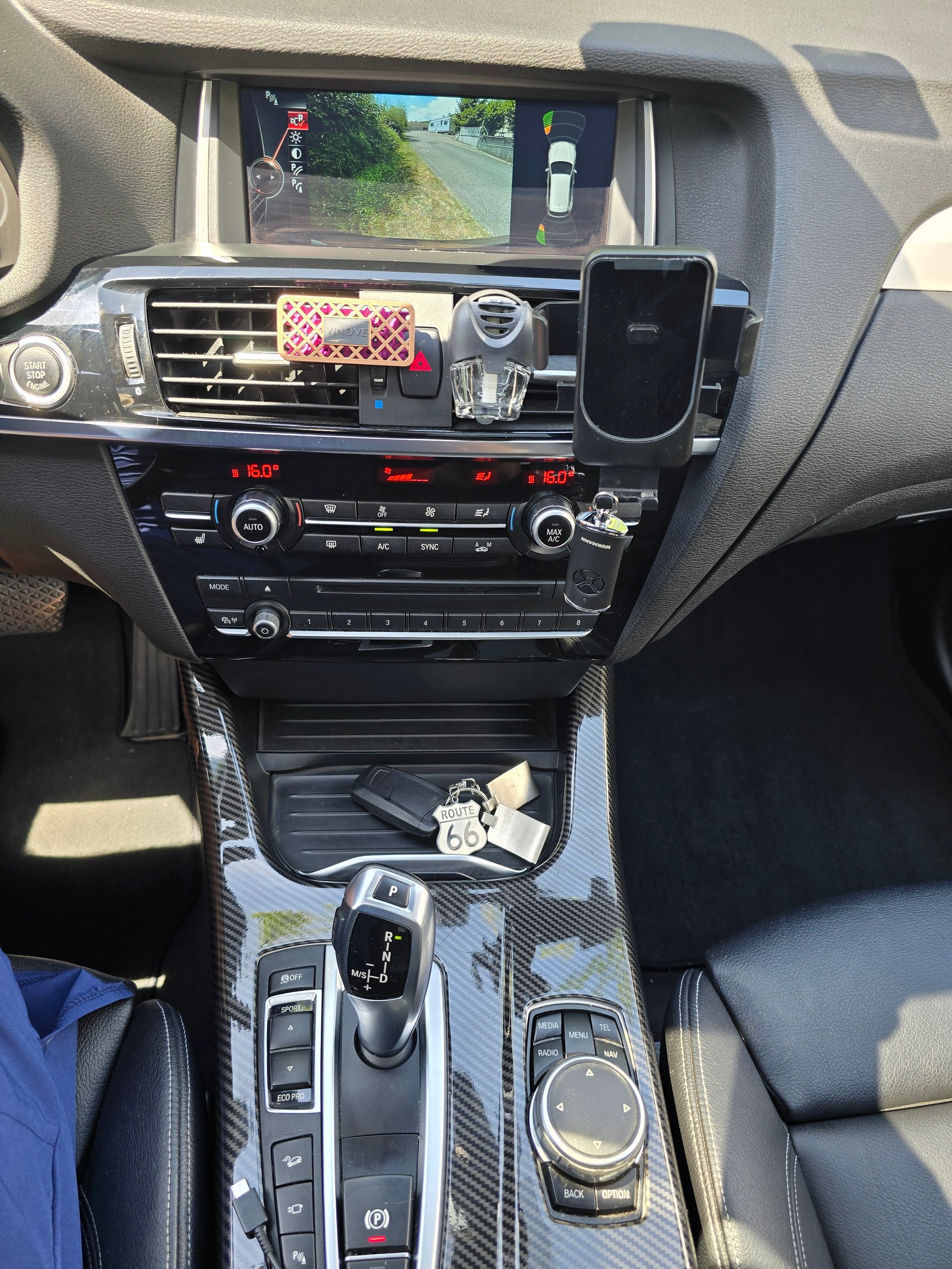 BMW 20i xDrive-image-9