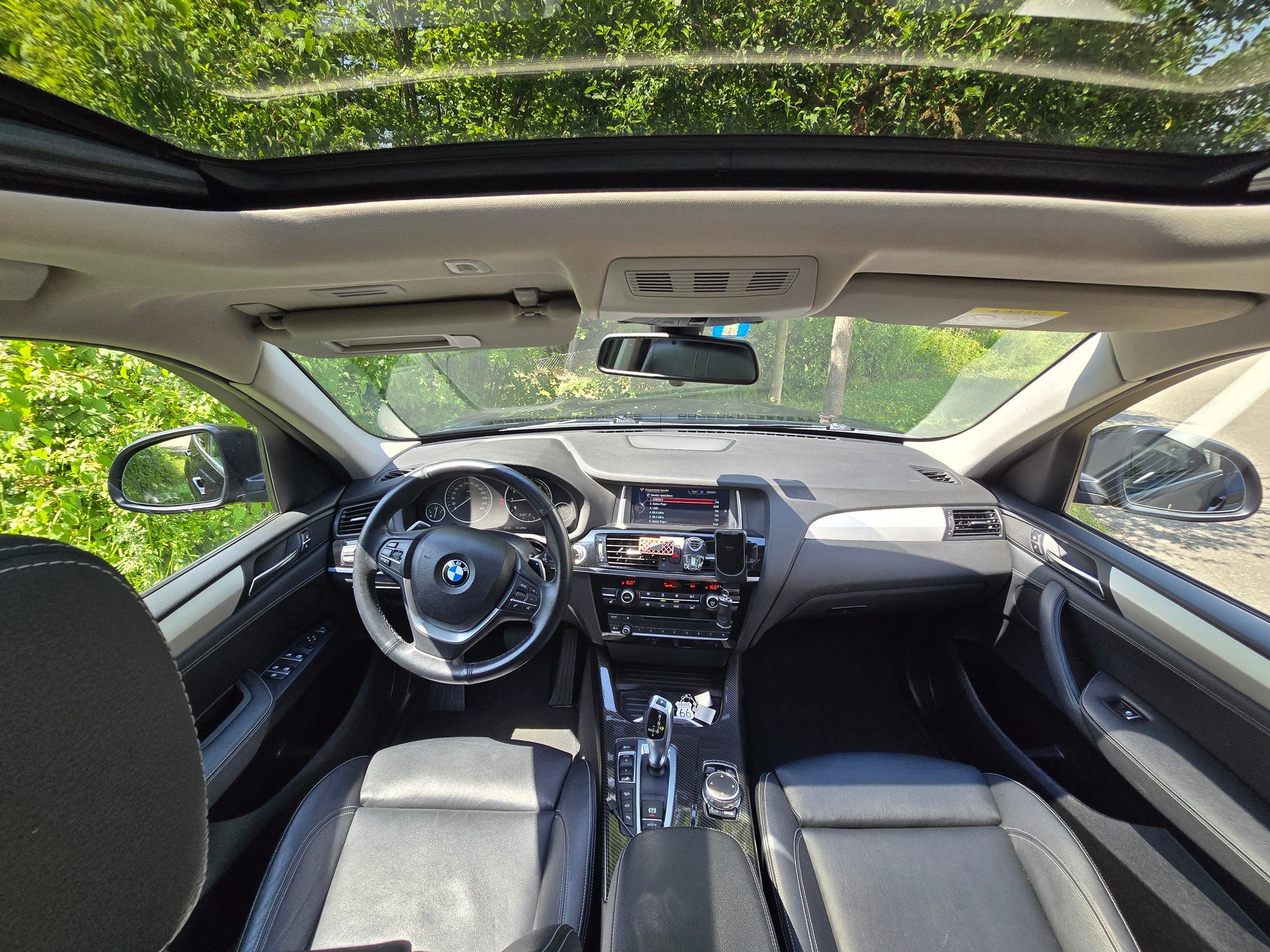 BMW 20i xDrive-image-7