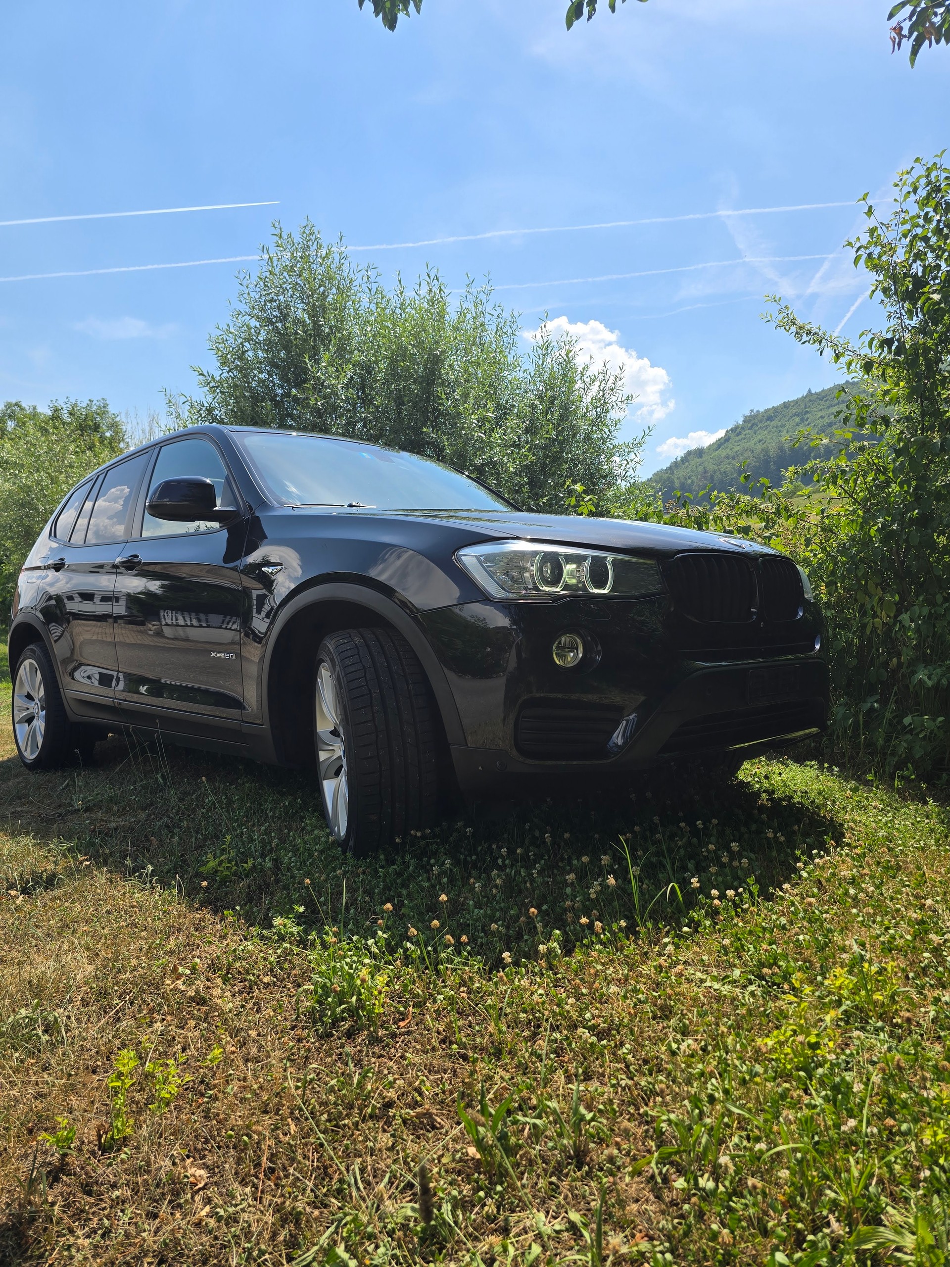 BMW 20i xDrive-image-2