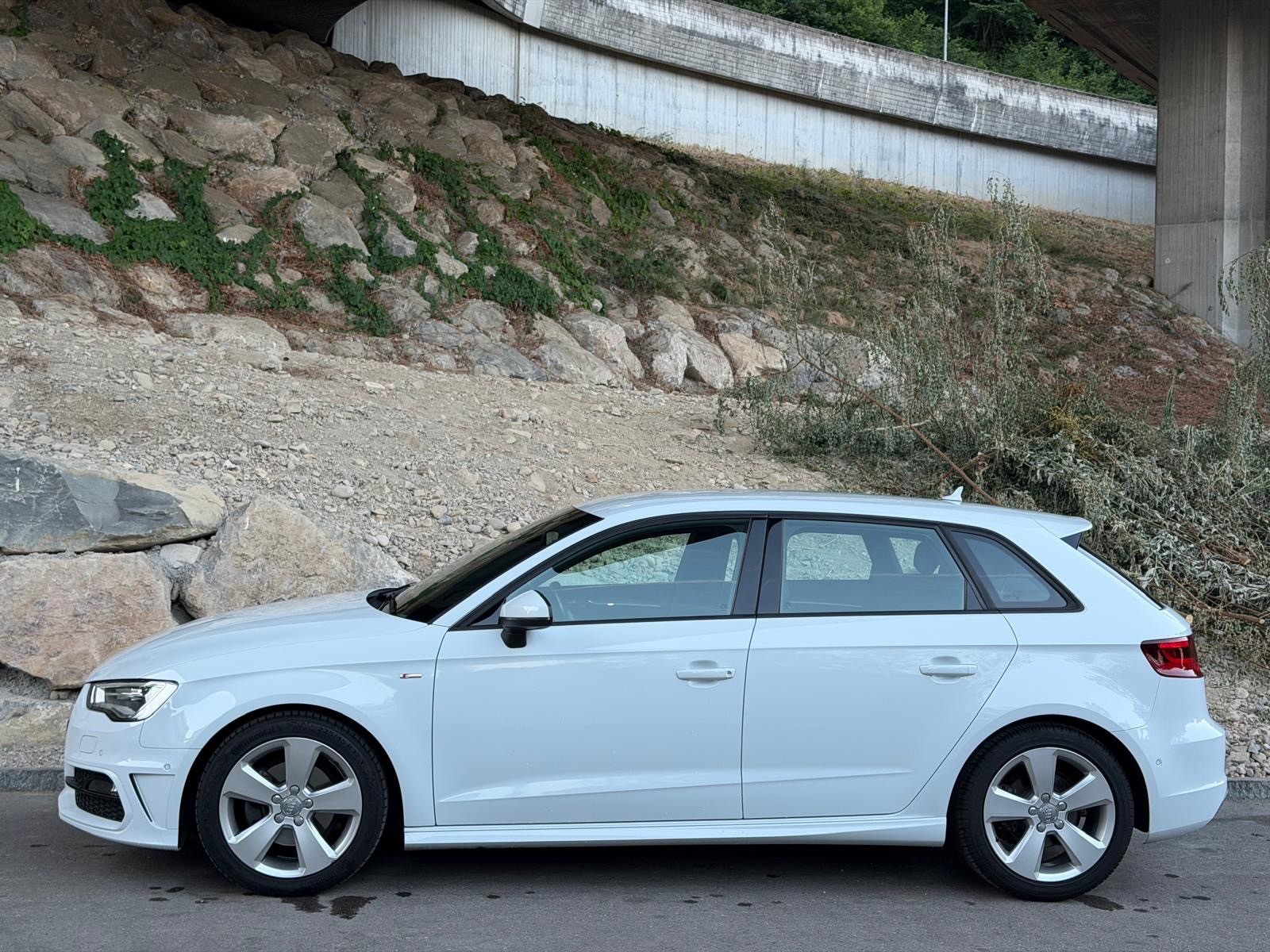 AUDI A3 Sportback 1.4 TFSI Ambition S-tronic S-Line-image-2