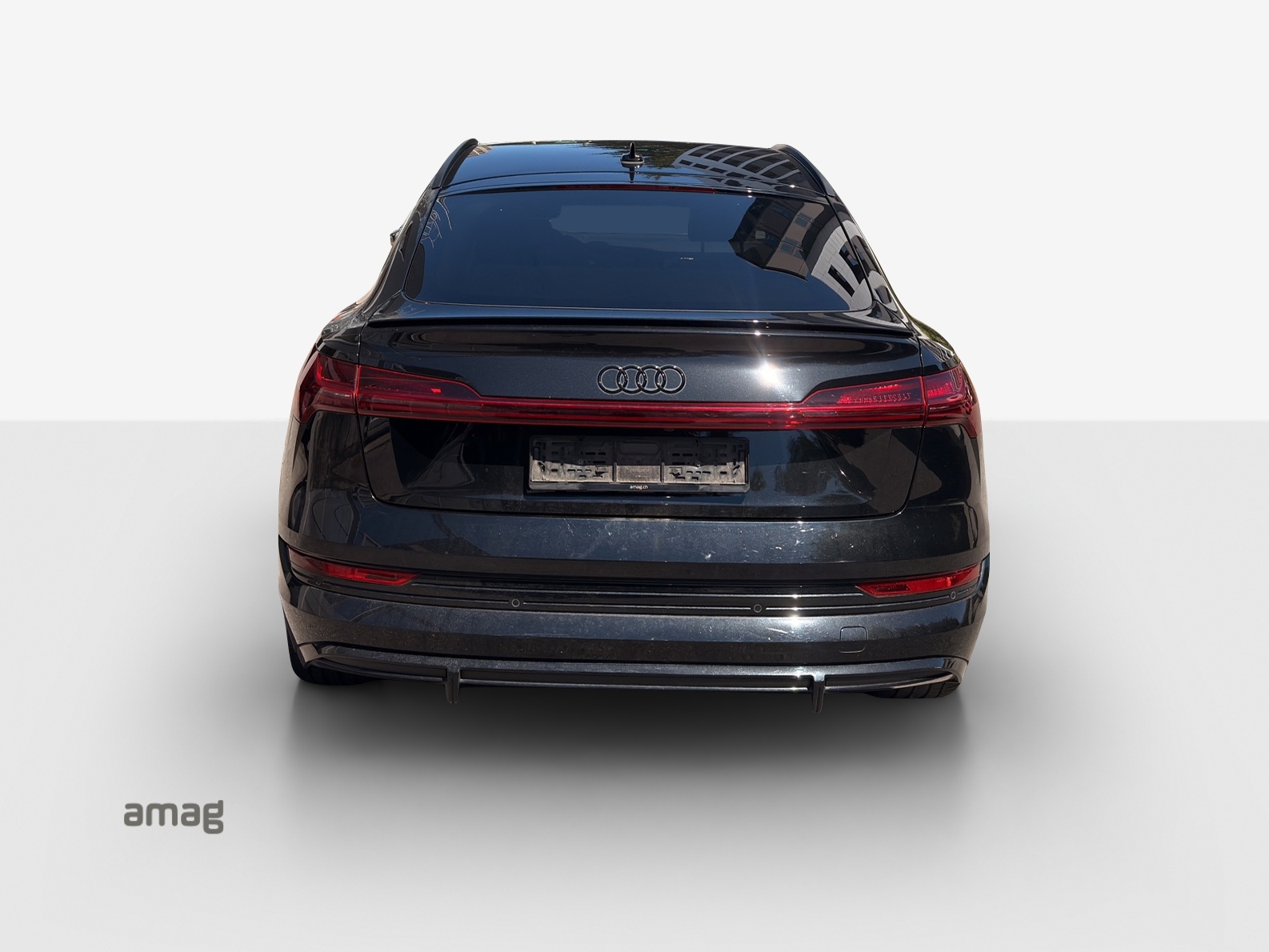 AUDI e-tron 55 Sportback S Line Black Edition quattro-image-4