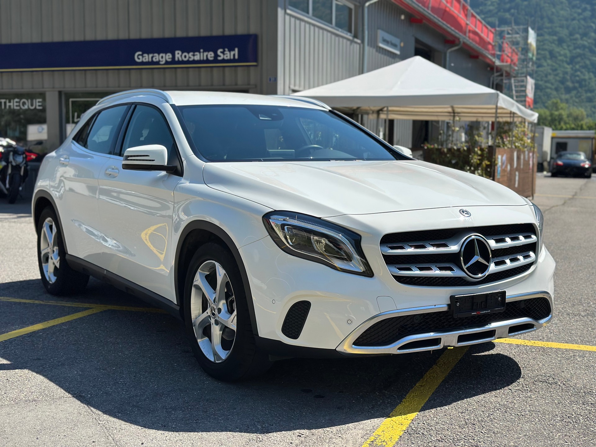 MERCEDES-BENZ GLA 200 d Style 4Matic 7G-DCT-image-3