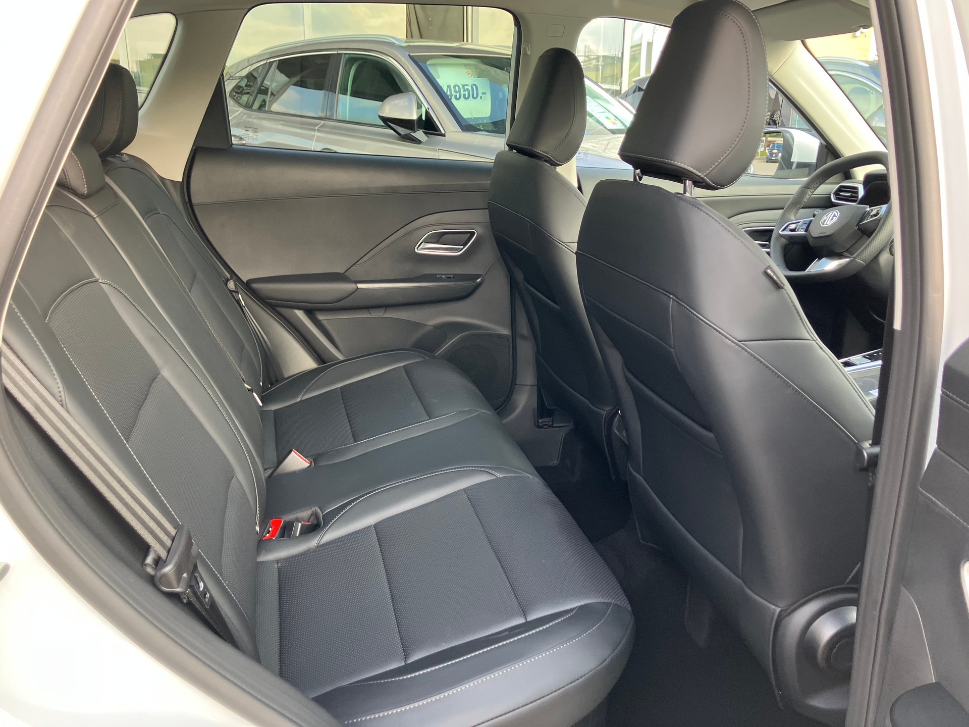 MG ZS 1.5 Hybrid+ Luxury-image-7