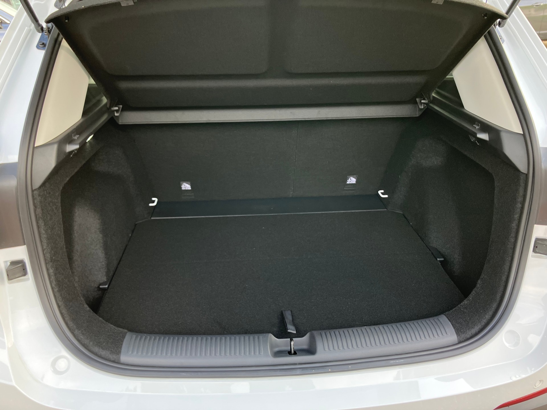 MG ZS 1.5 Hybrid+ Luxury-image-6
