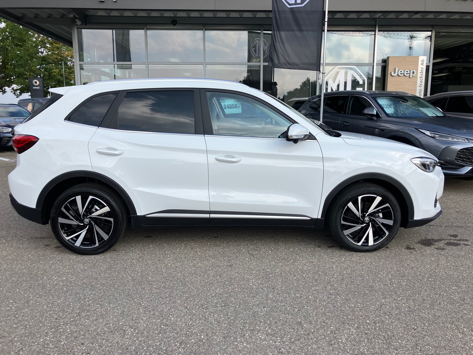 MG ZS 1.5 Hybrid+ Luxury-image-0