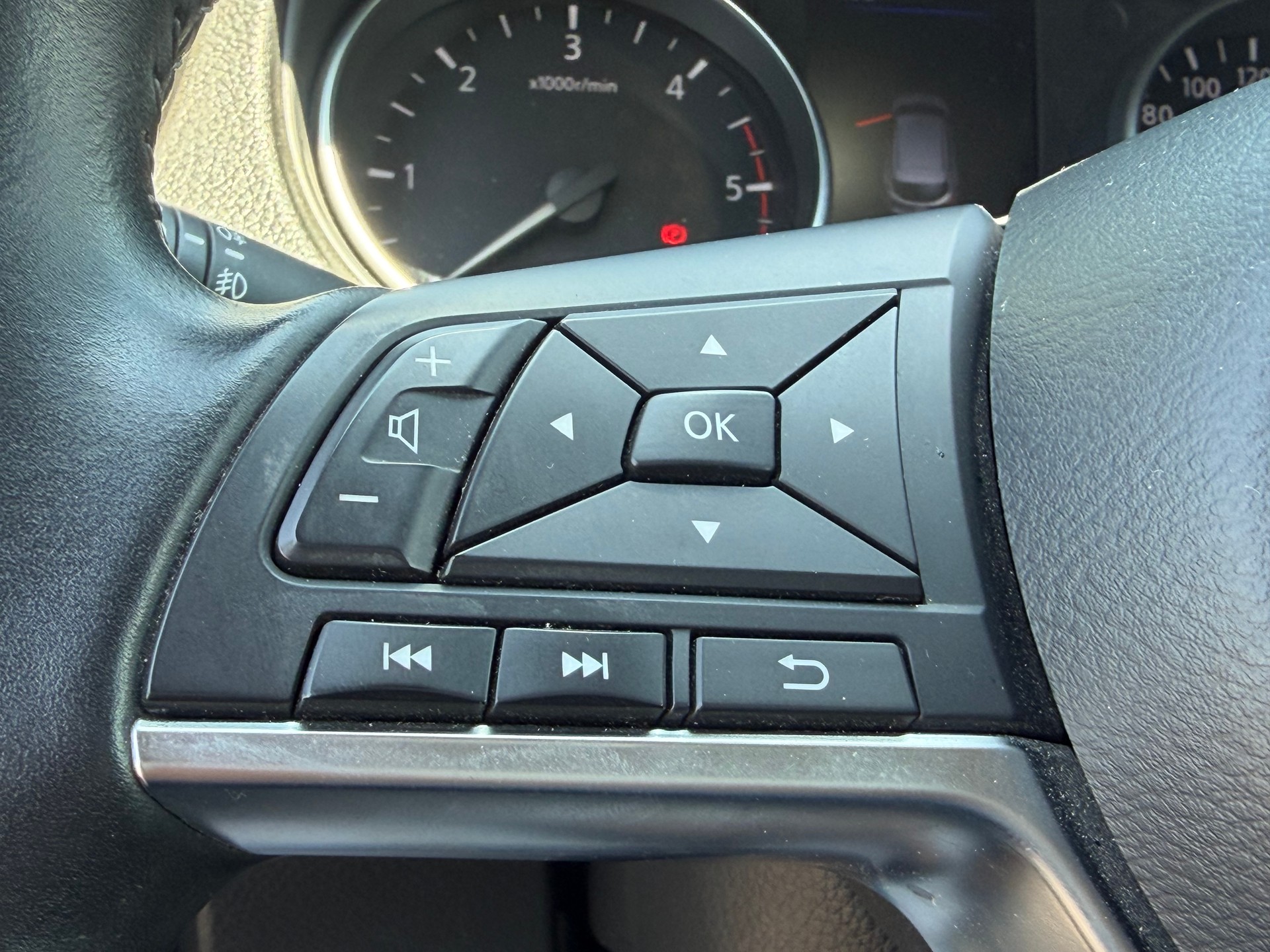 NISSAN Qashqai 1.7 dCi tekna ALL-MODE 4x4-image-13