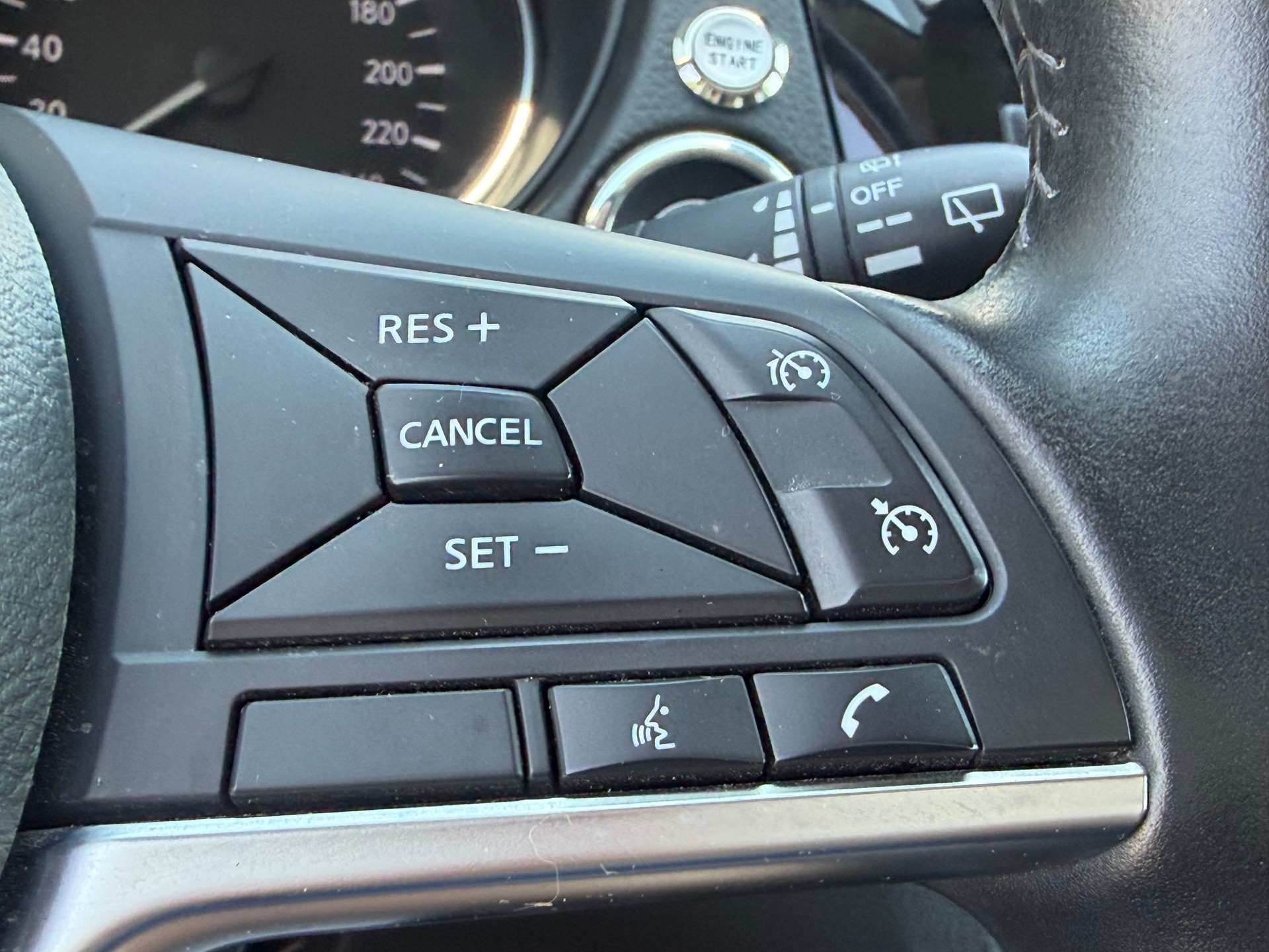 NISSAN Qashqai 1.7 dCi tekna ALL-MODE 4x4-image-14