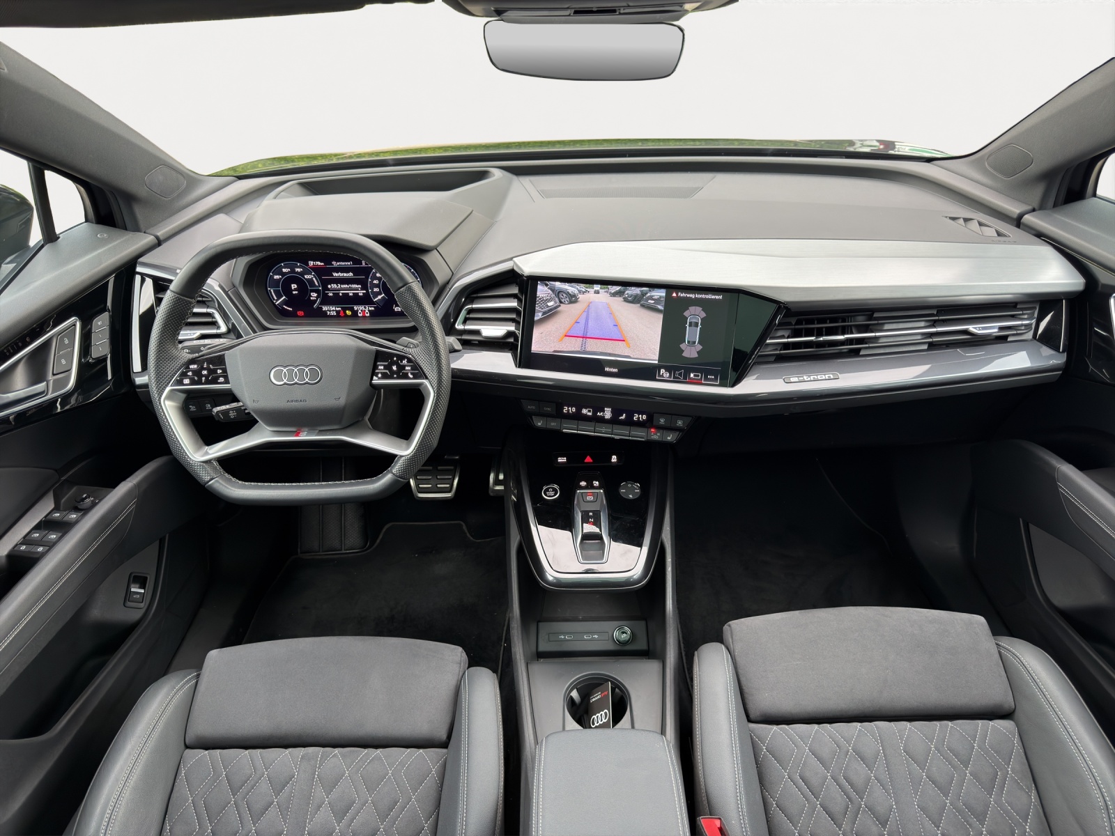 AUDI Q4 SB 50 e-tron quattro 299PS-image-5