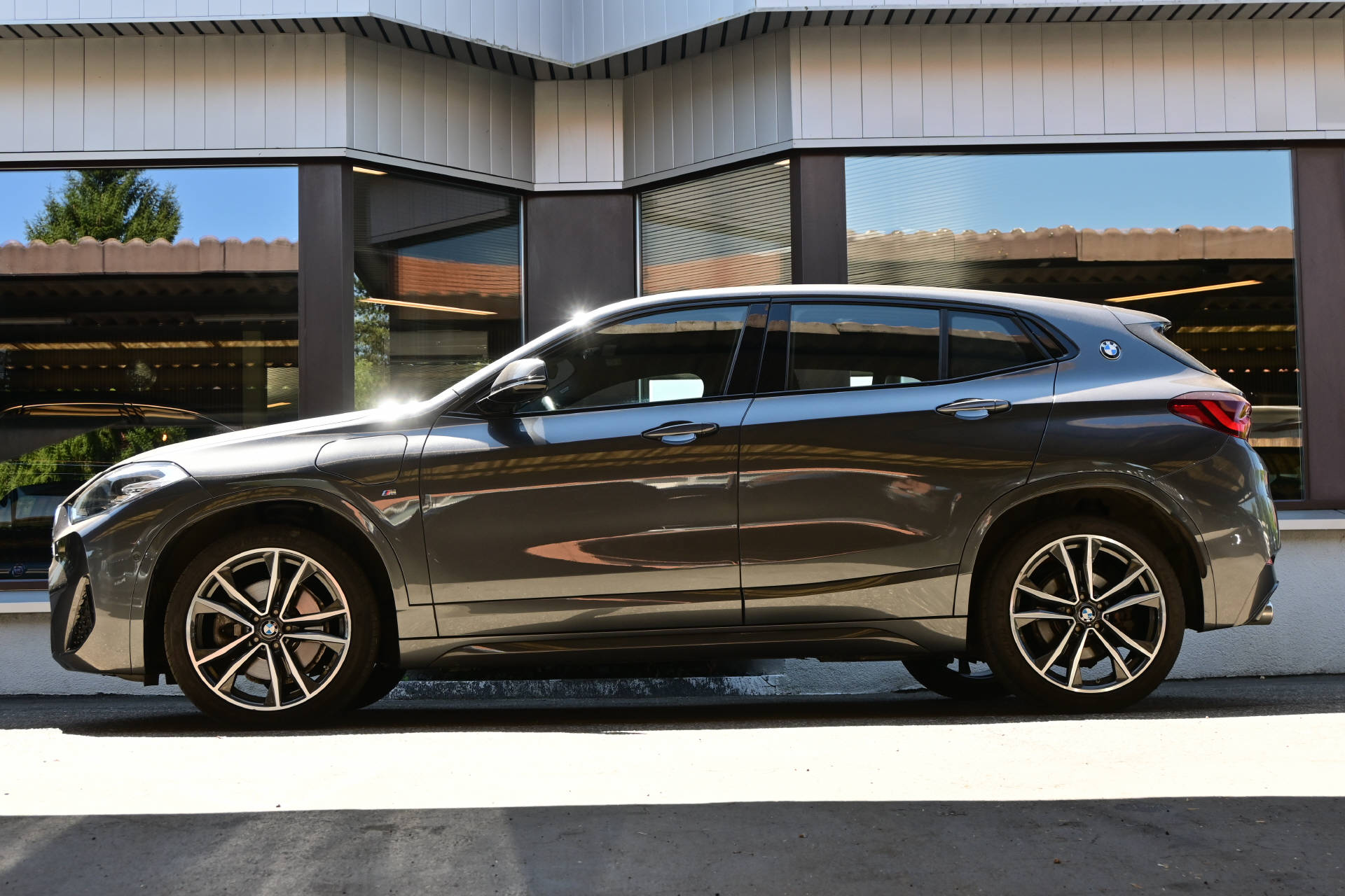 BMW X2 25e xDrive M-Sport-showroom-element-3