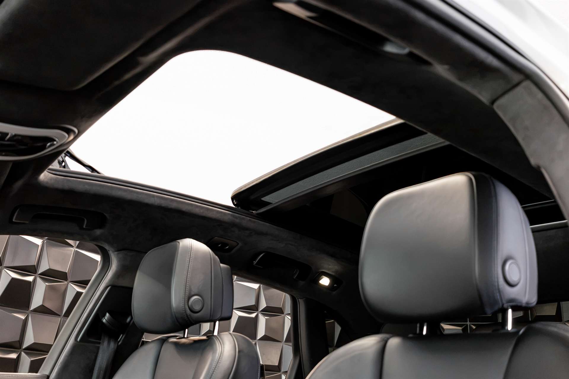 PORSCHE Macan Turbo PDK-image-15