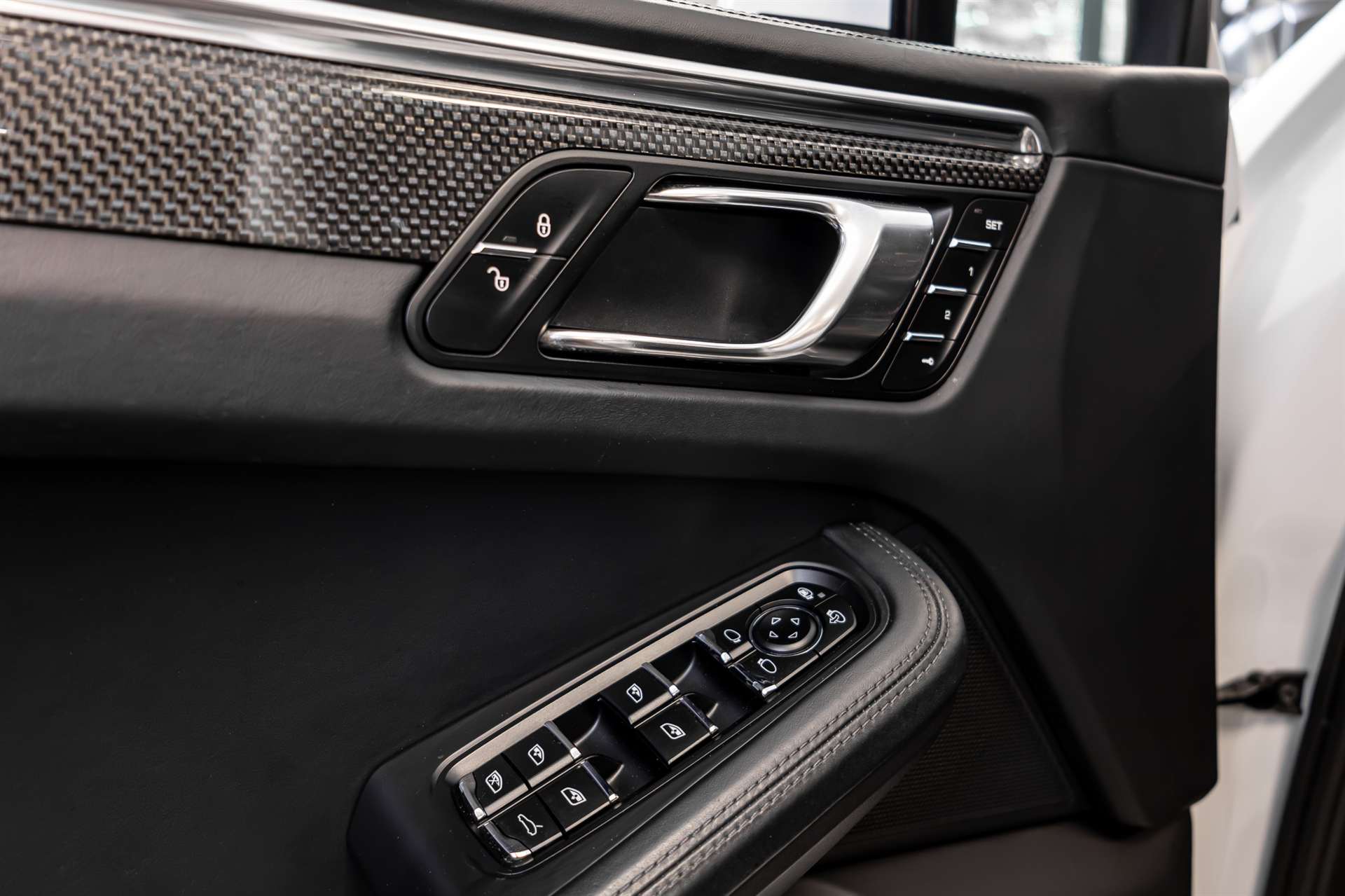 PORSCHE Macan Turbo PDK-image-22