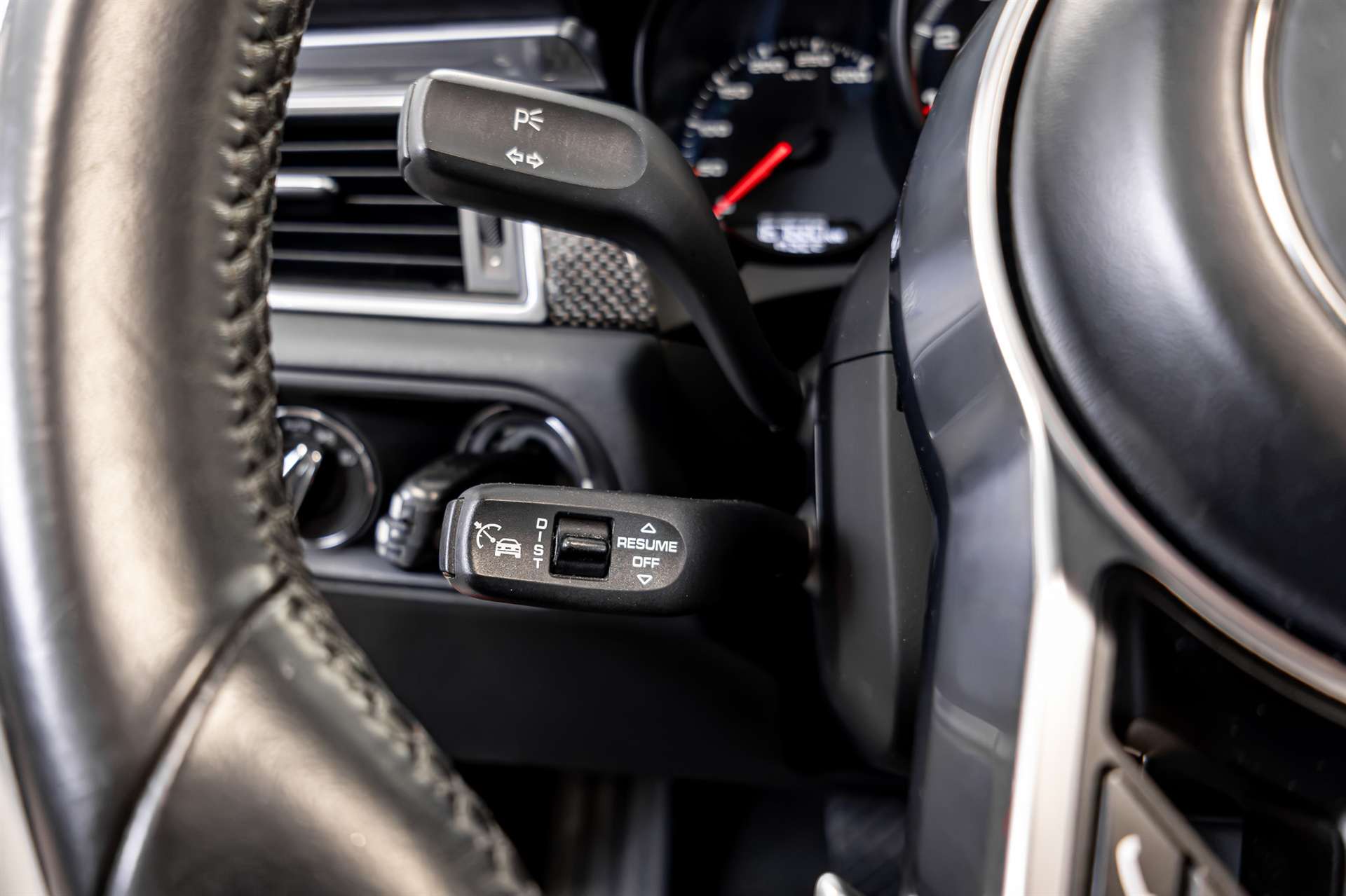 PORSCHE Macan Turbo PDK-image-9
