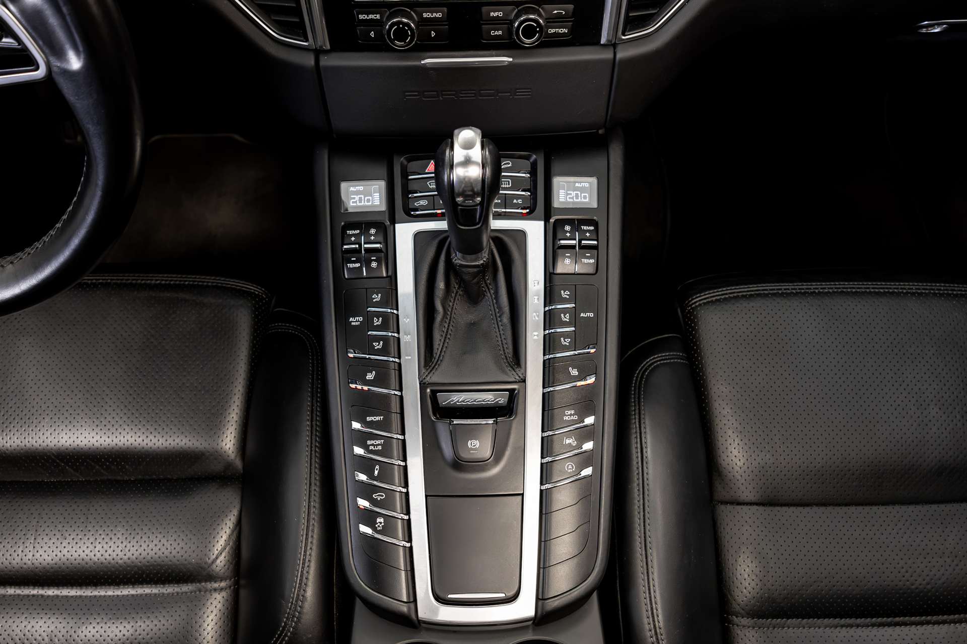 PORSCHE Macan Turbo PDK-image-21