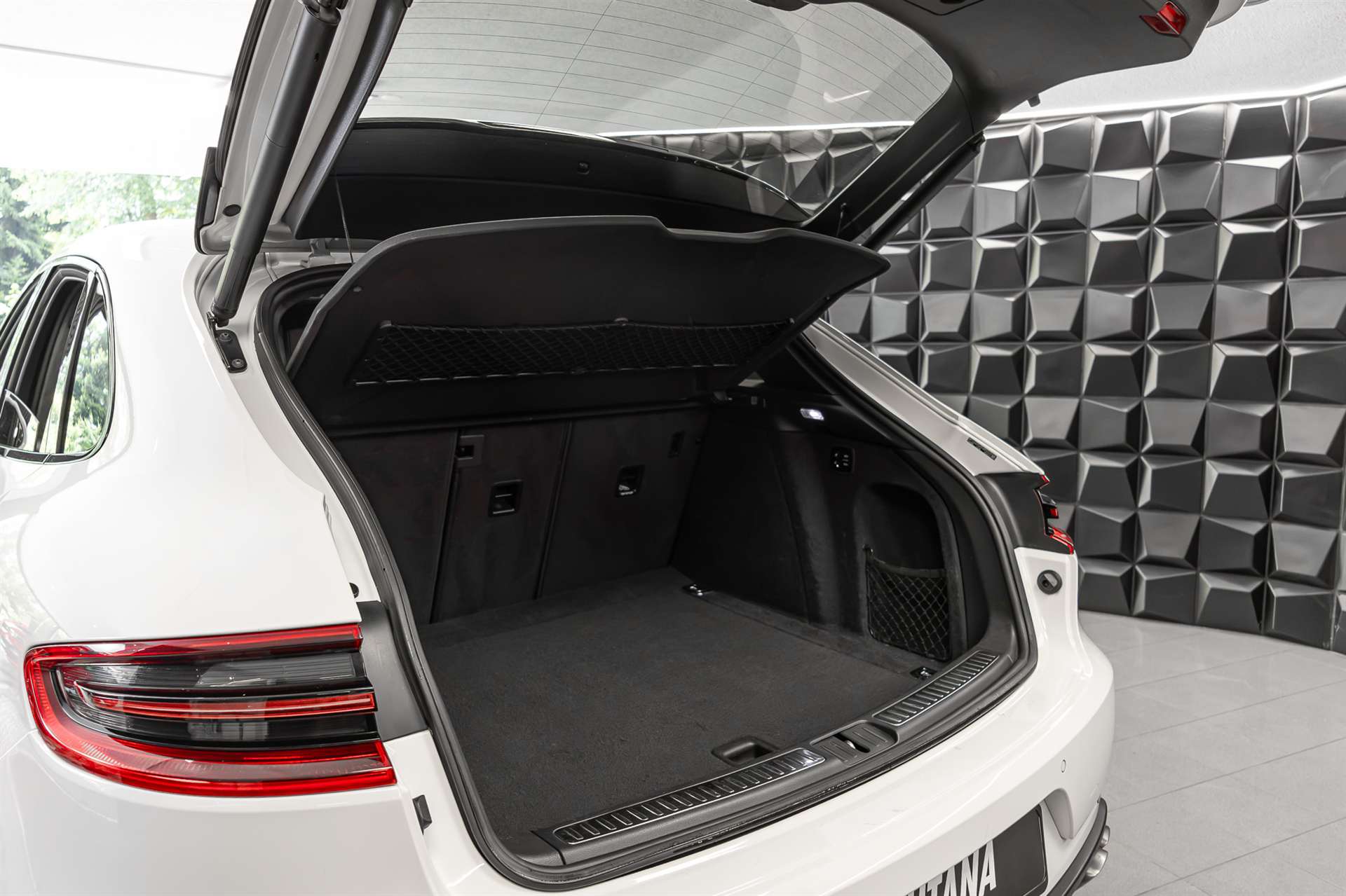 PORSCHE Macan Turbo PDK-image-27