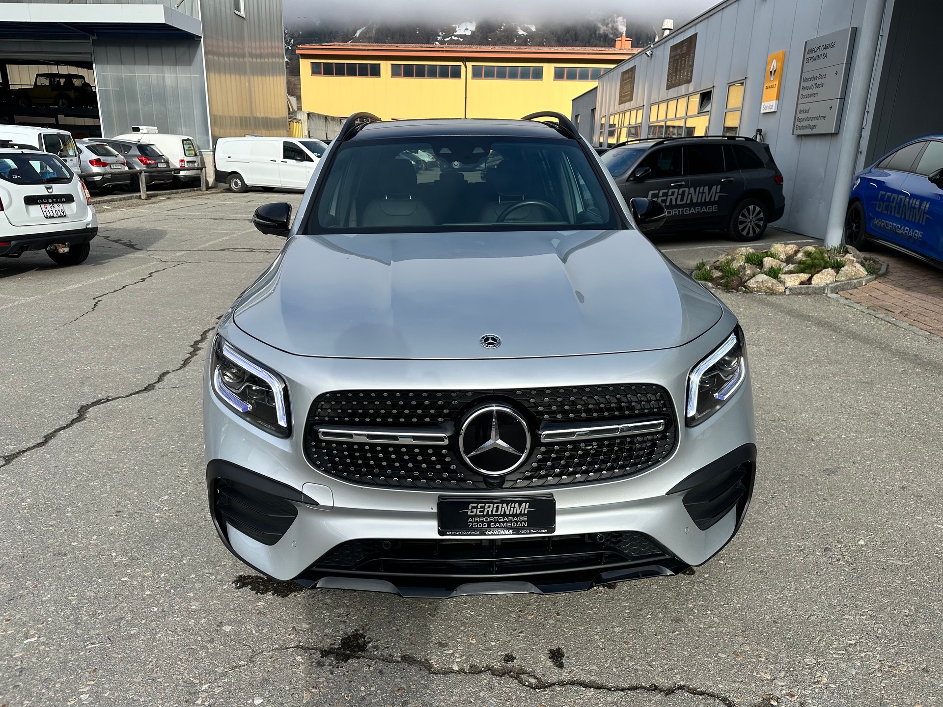 MERCEDES-BENZ GLB 250 AMG Line 4matic-image-3