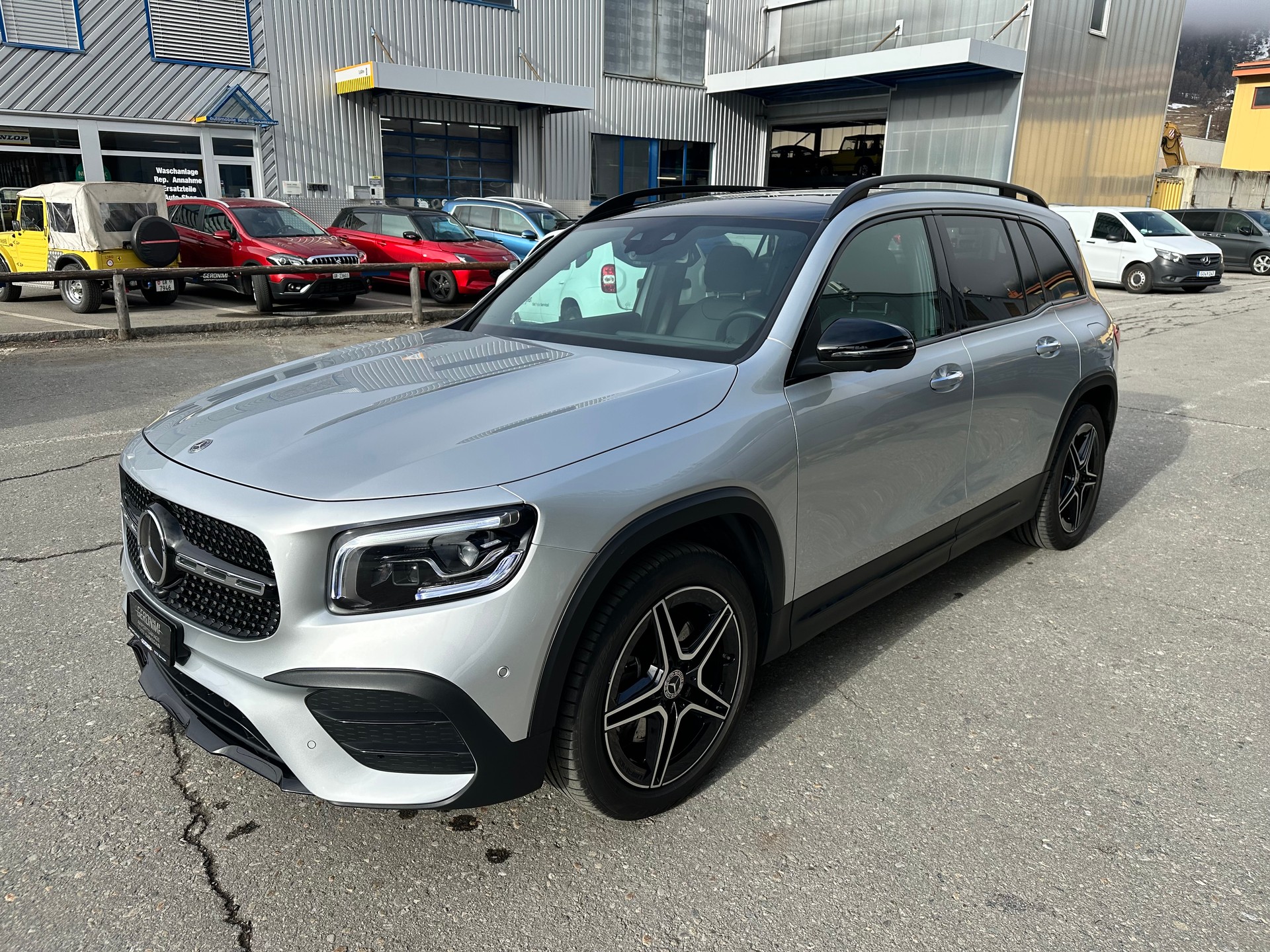 MERCEDES-BENZ GLB 250 AMG Line 4matic-image-4