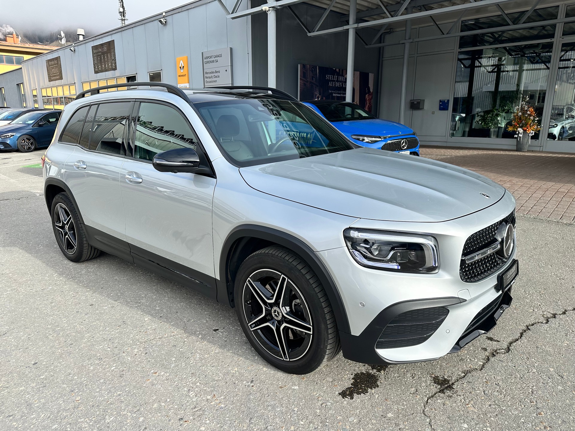 MERCEDES-BENZ GLB 250 AMG Line 4matic-image-2