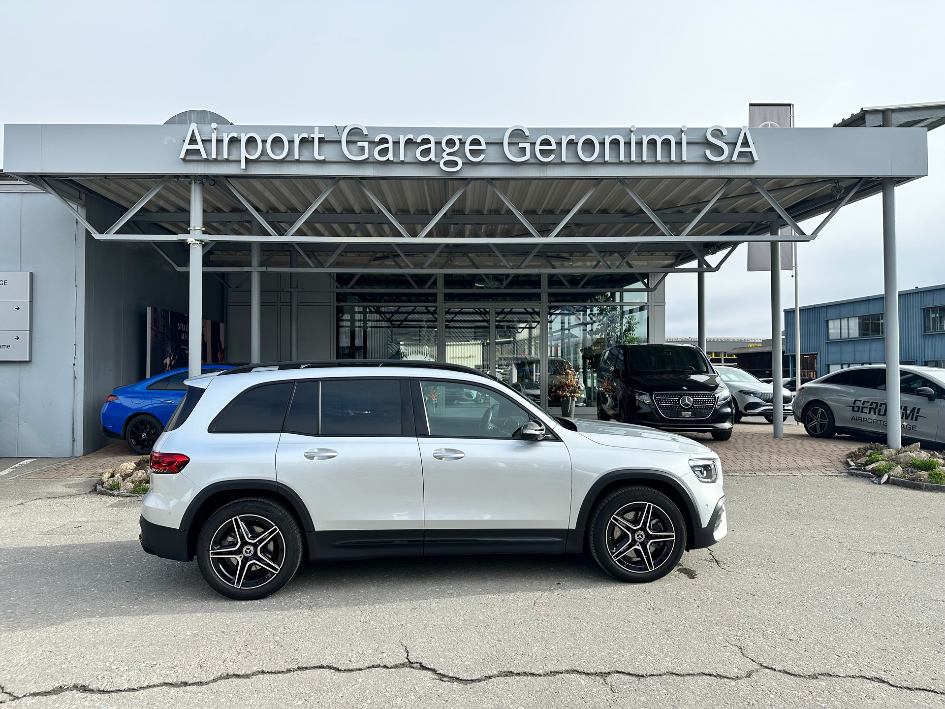 MERCEDES-BENZ GLB 250 AMG Line 4matic-image-0